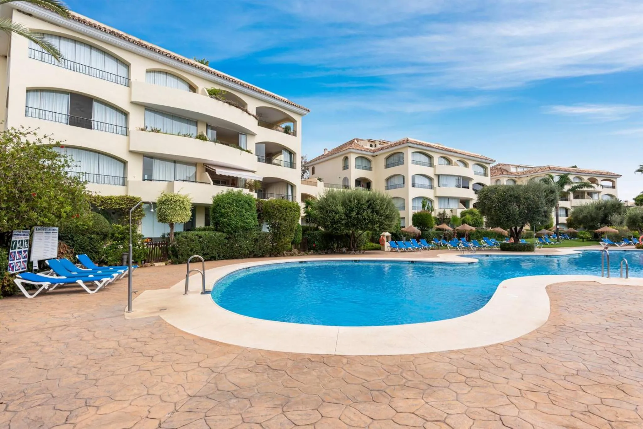 Swimming pool in Awesome 3 Br Apart. w/ 4 Terraces, Pool & Parking