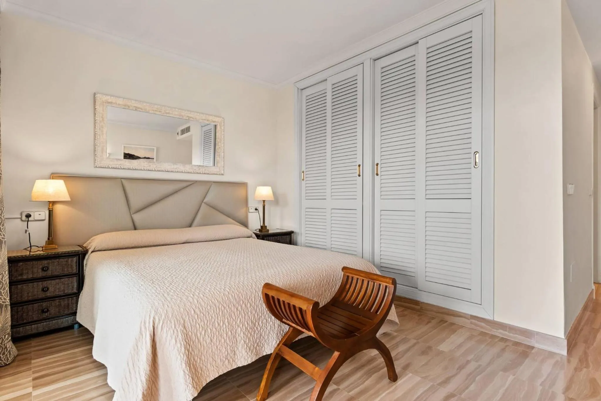 Bed in Awesome 3 Br Apart. w/ 4 Terraces, Pool & Parking