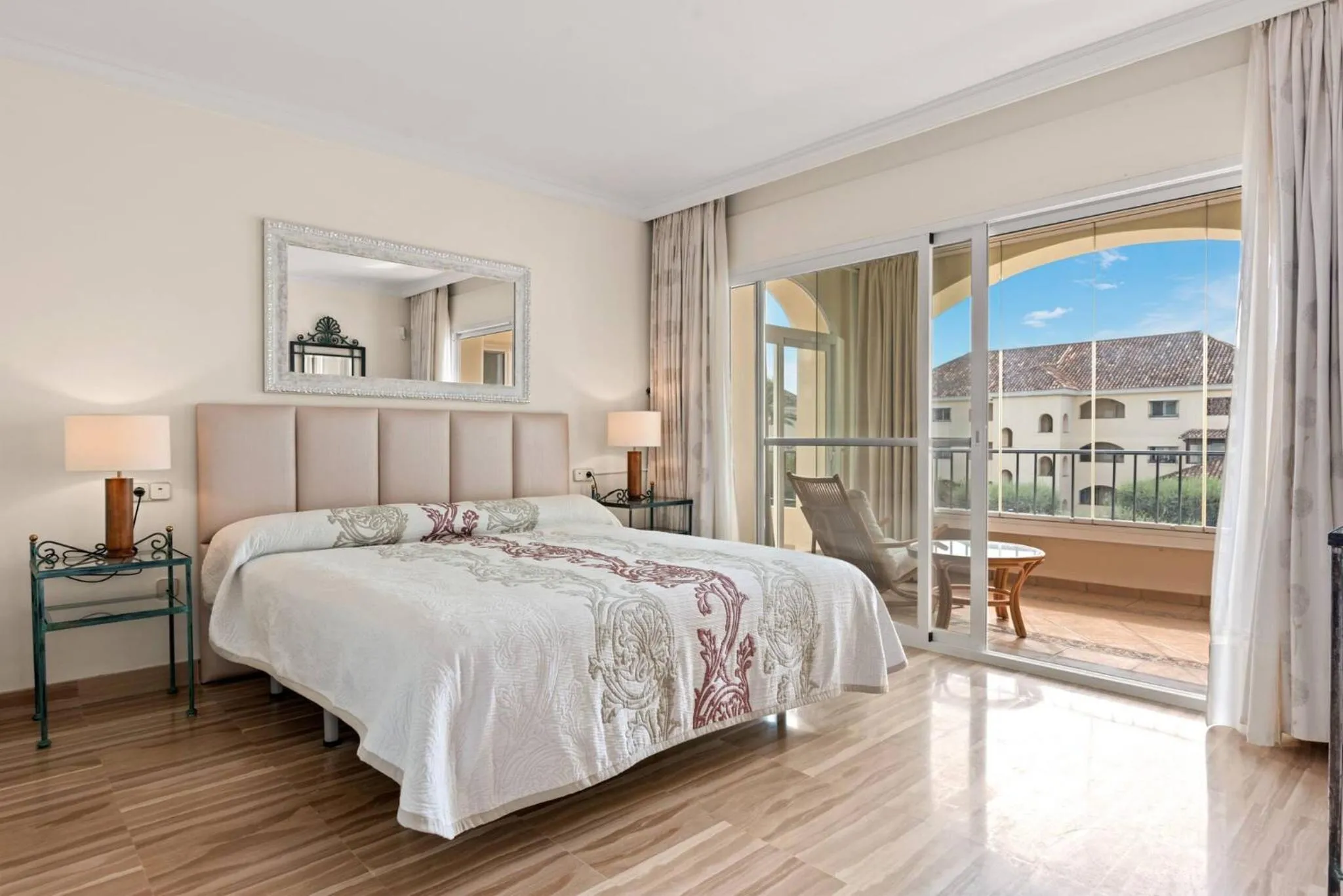 Bed in Awesome 3 Br Apart. w/ 4 Terraces, Pool & Parking