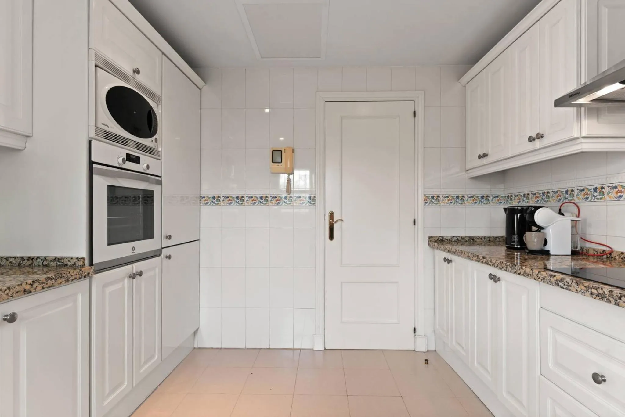 Kitchen or kitchenette in Awesome 3 Br Apart. w/ 4 Terraces, Pool & Parking