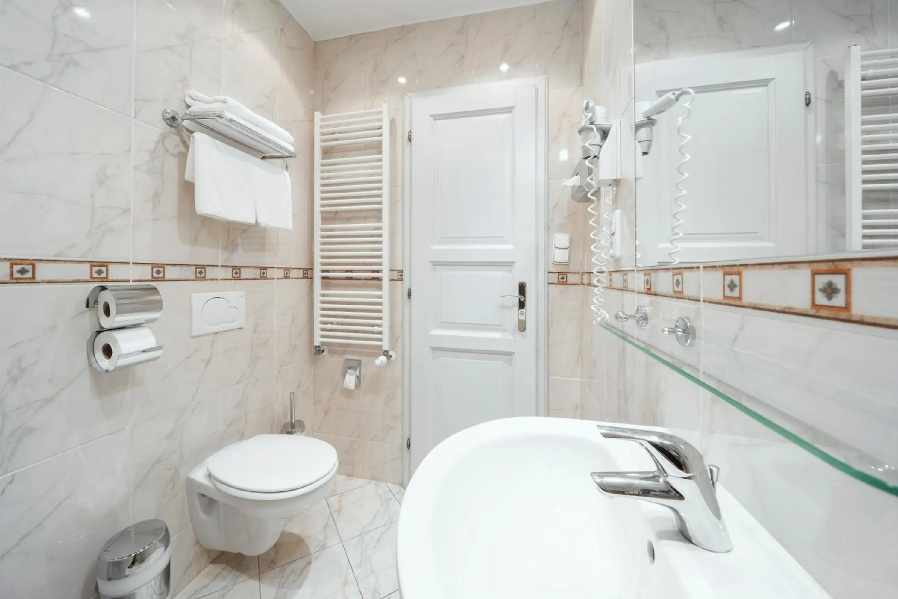 Bathroom in Hotel Raffaello Prague Bathroom in Hotel Raffaello Prague