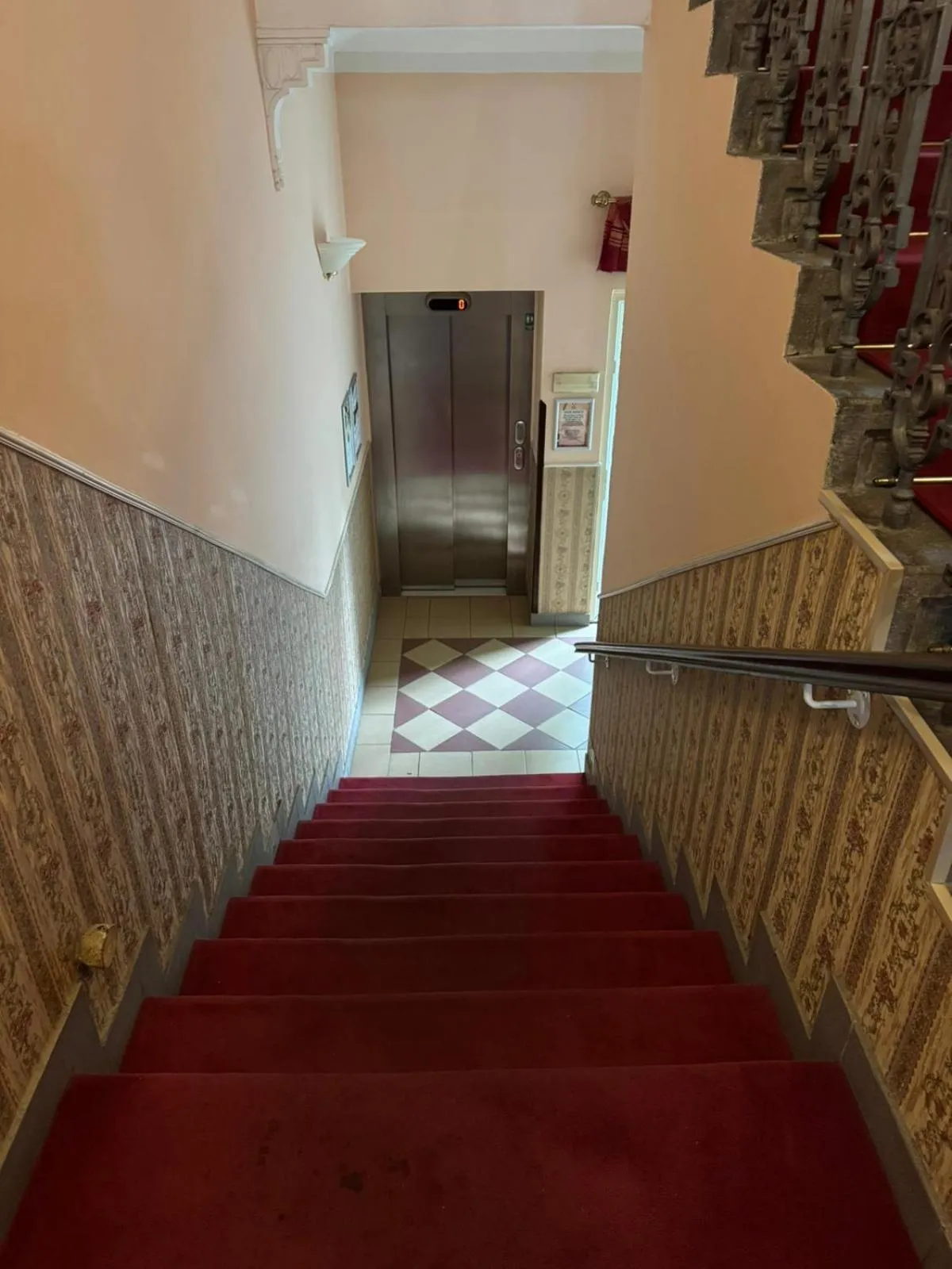 elevator in Hotel Raffaello Prague