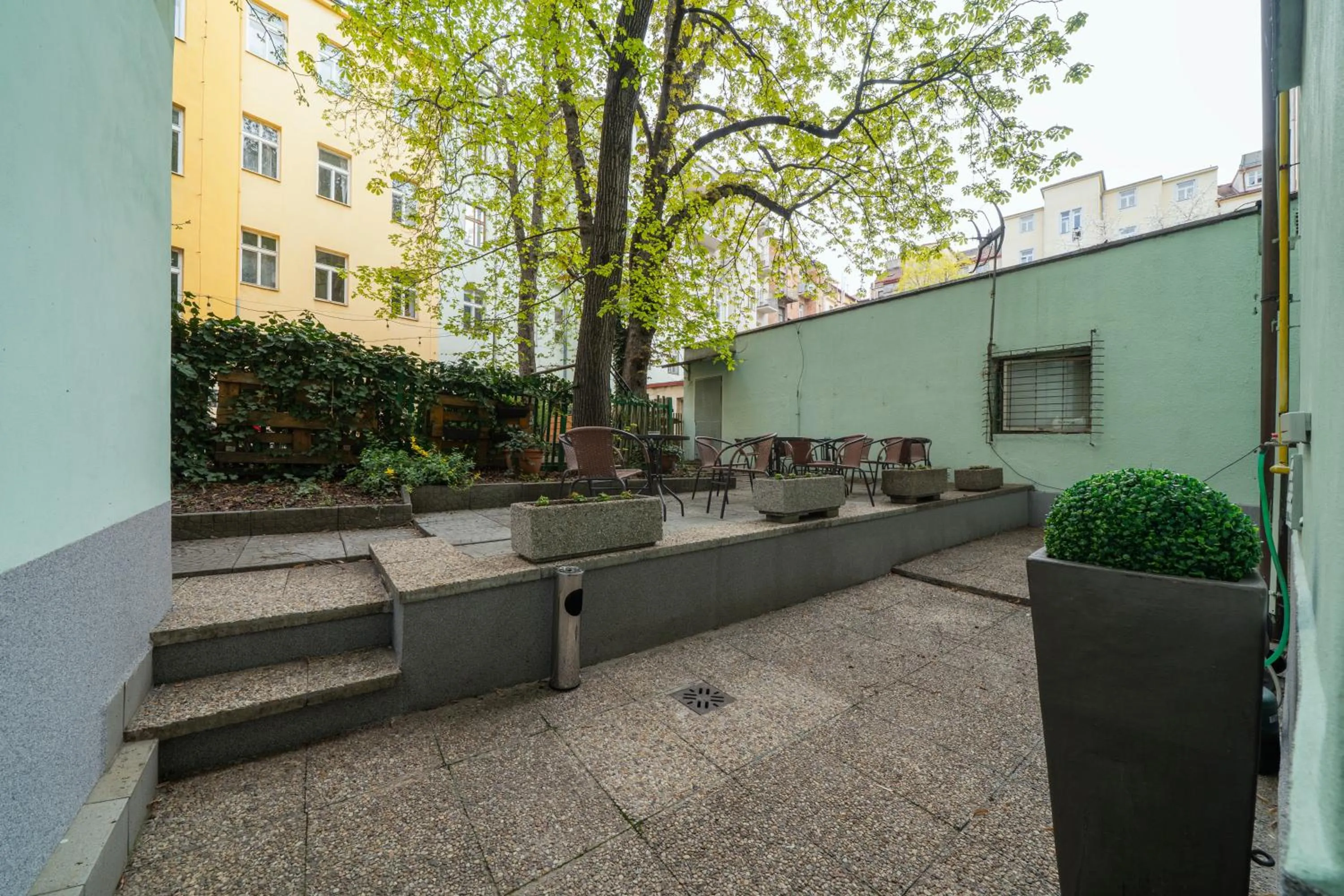 Garden in Hotel Raffaello Prague