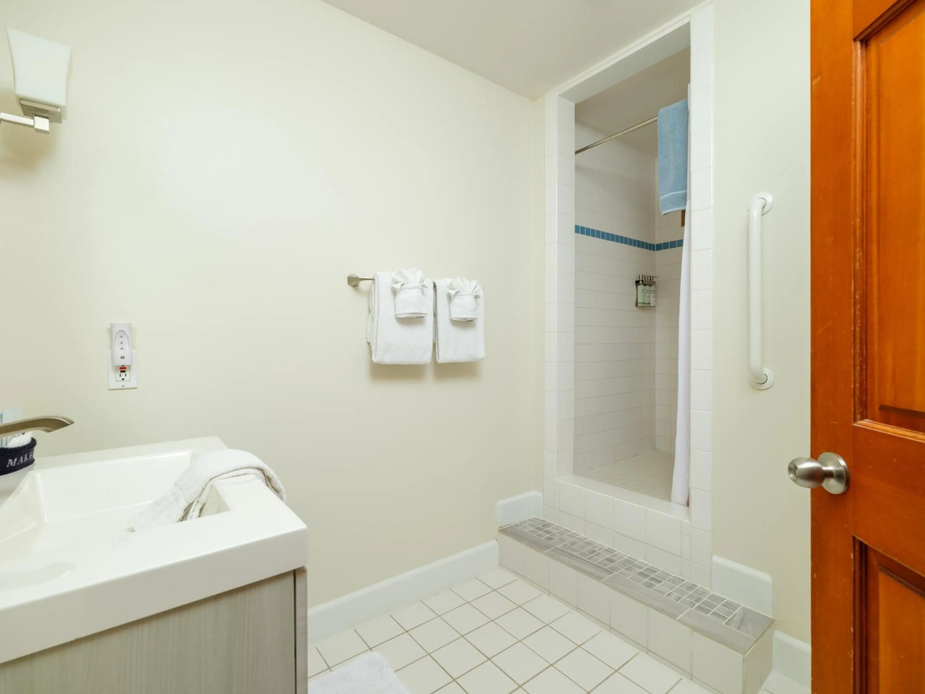 Shower in Arch Cape Inn and Retreat