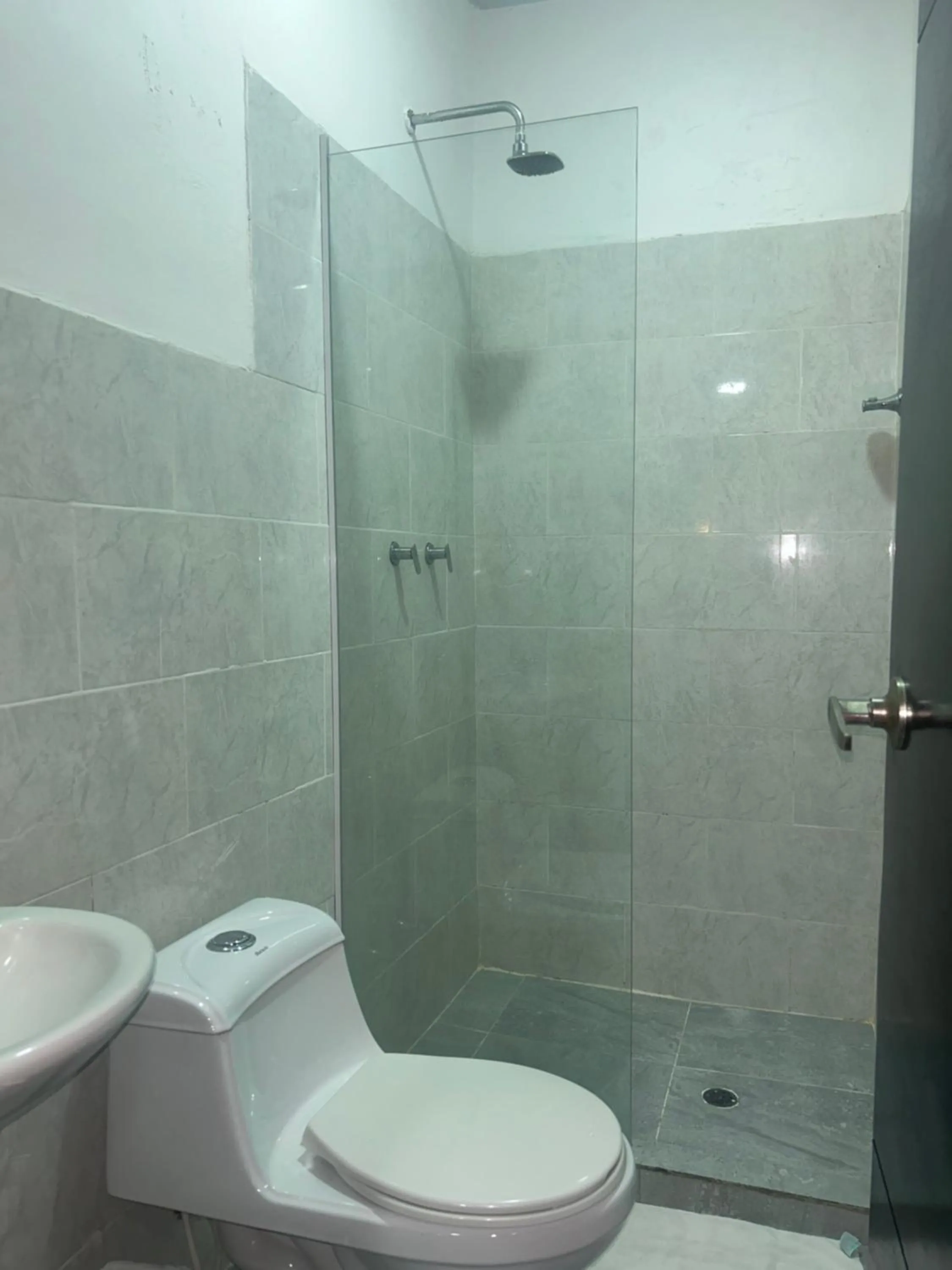 Shower in Hotel Galeria la Trinidad