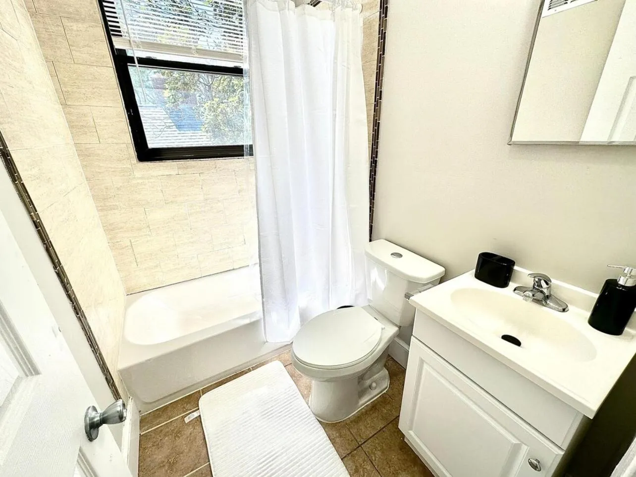 Lennox C402 Peaceful & Perfect Private 1-Br