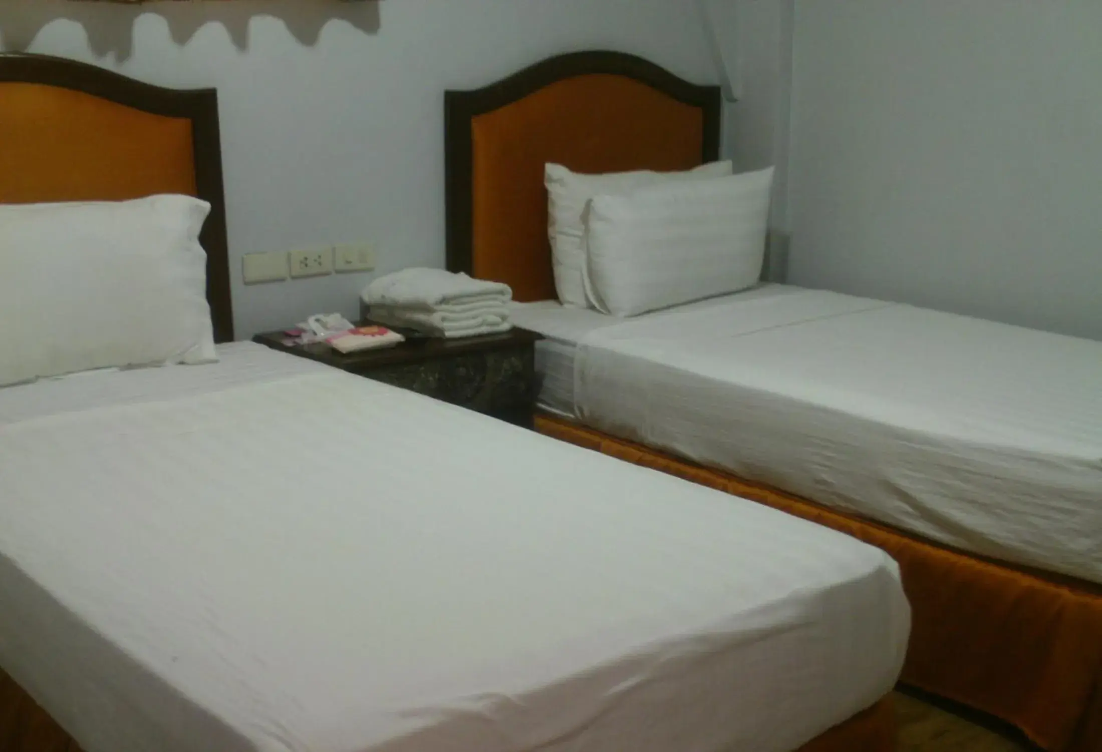 Twin Room with Garden View in Malapascua Legend Water Sports and Resort Twin Room with Garden View in Malapascua Legend Water Sports and Resort