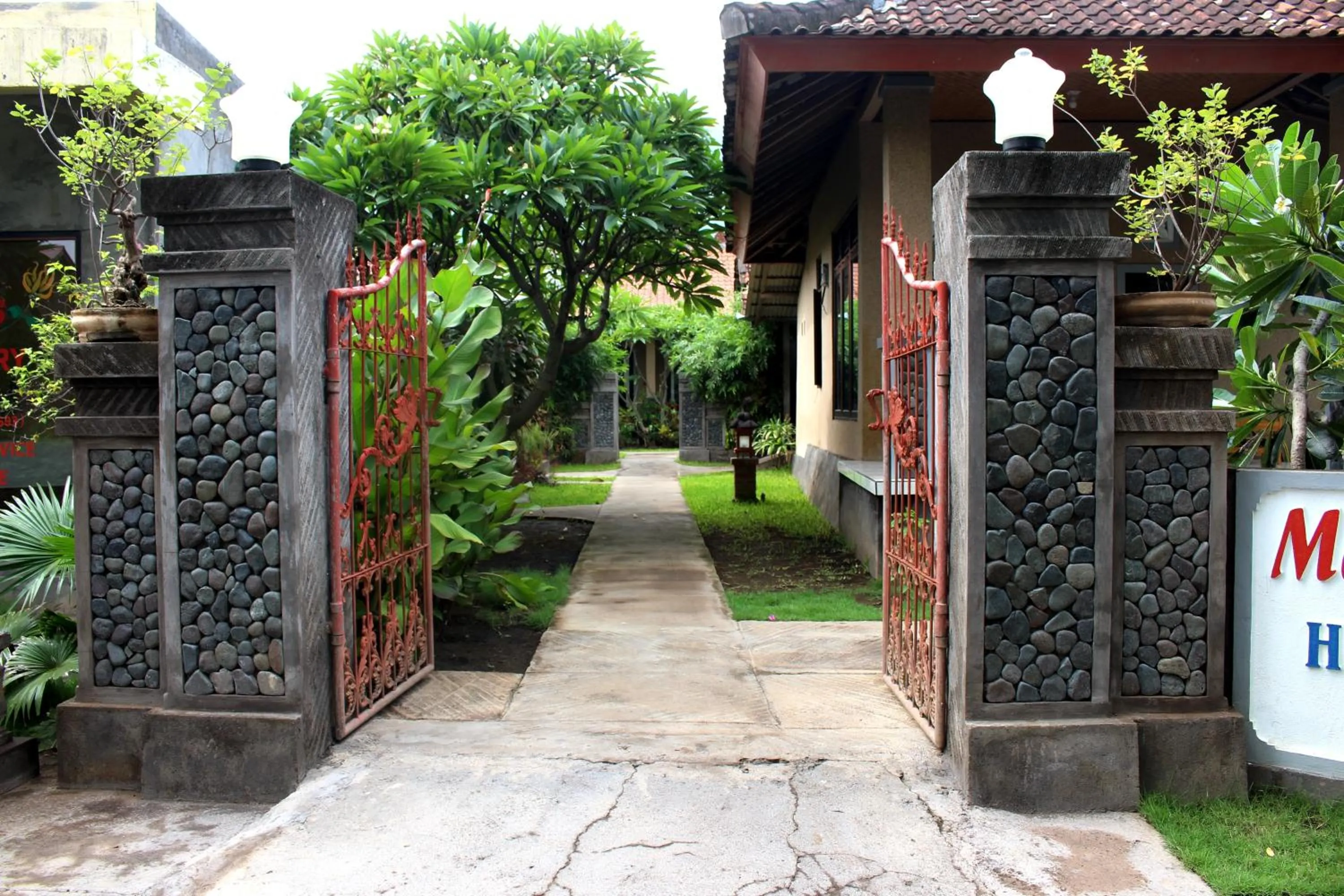 Facade/entrance in Magus Homestay