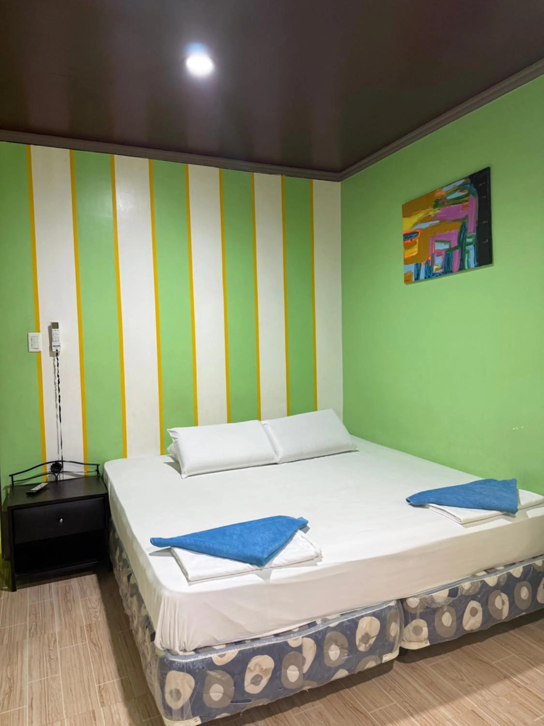 Bed in Sascha's Resort Oslob