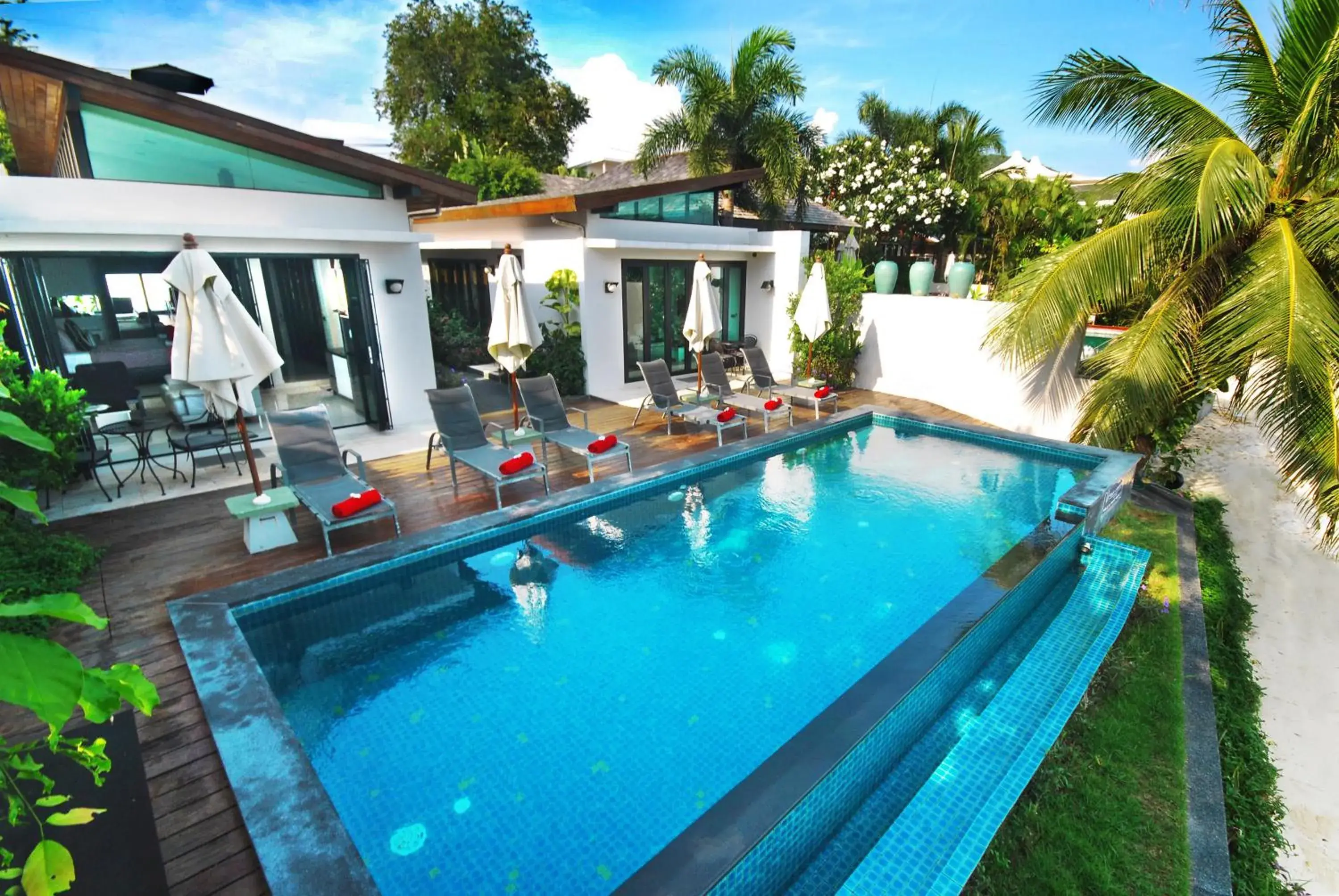 Pool view in Villa Labaron Pool view in Villa Labaron