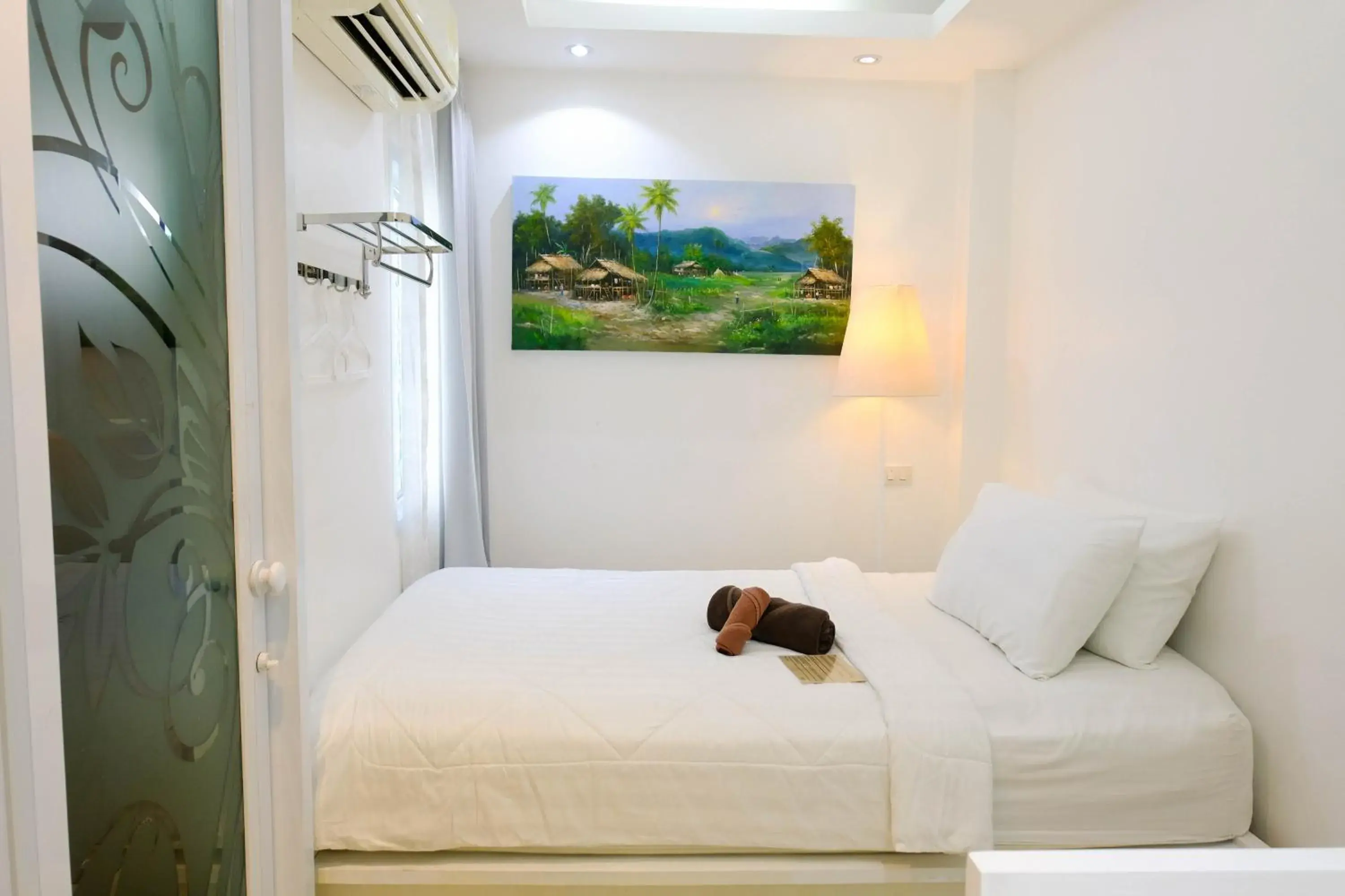 Single Room with Bathroom in Baanpoon Apartment Single Room with Bathroom in Baanpoon Apartment