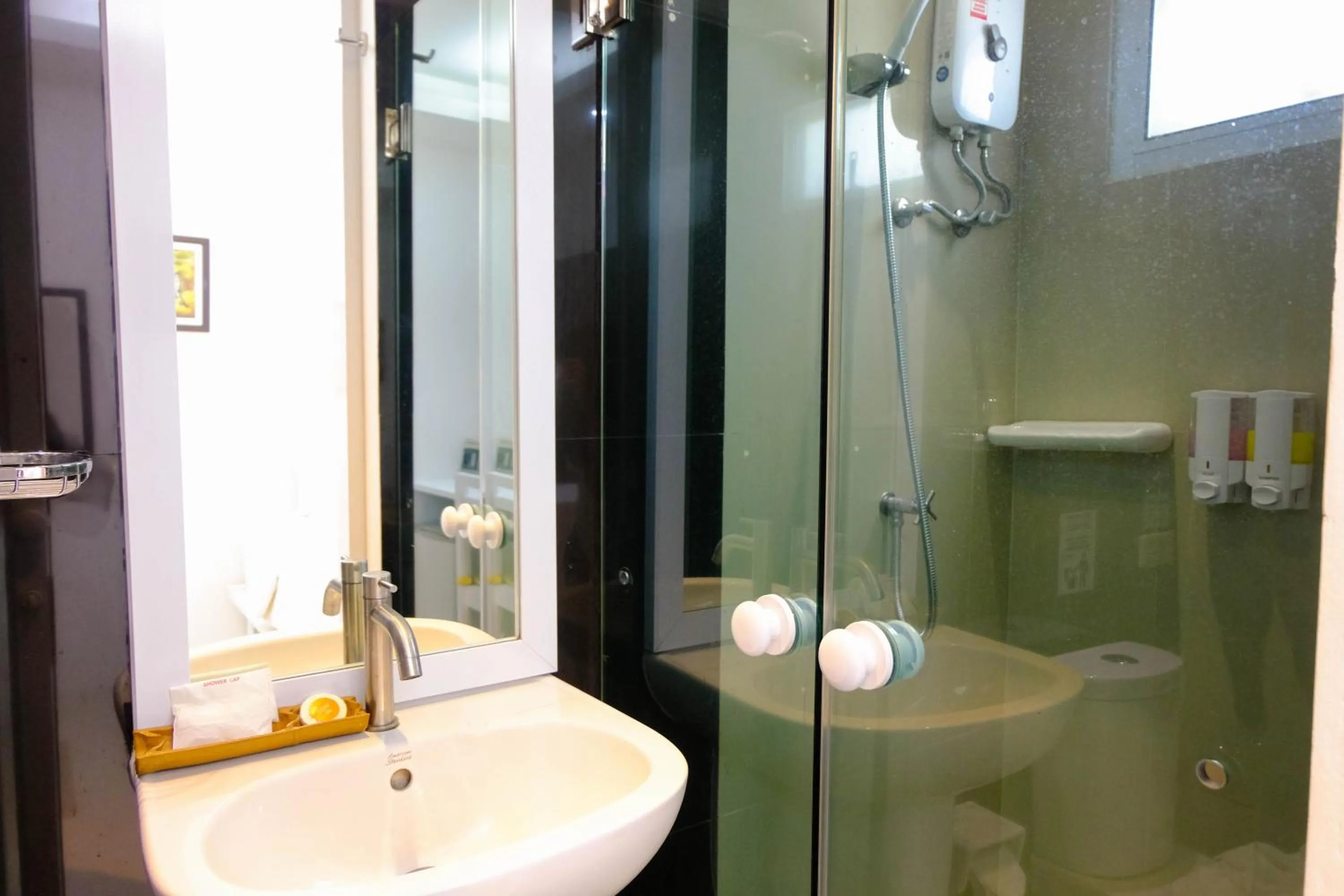 Bathroom in Baanpoon Apartment