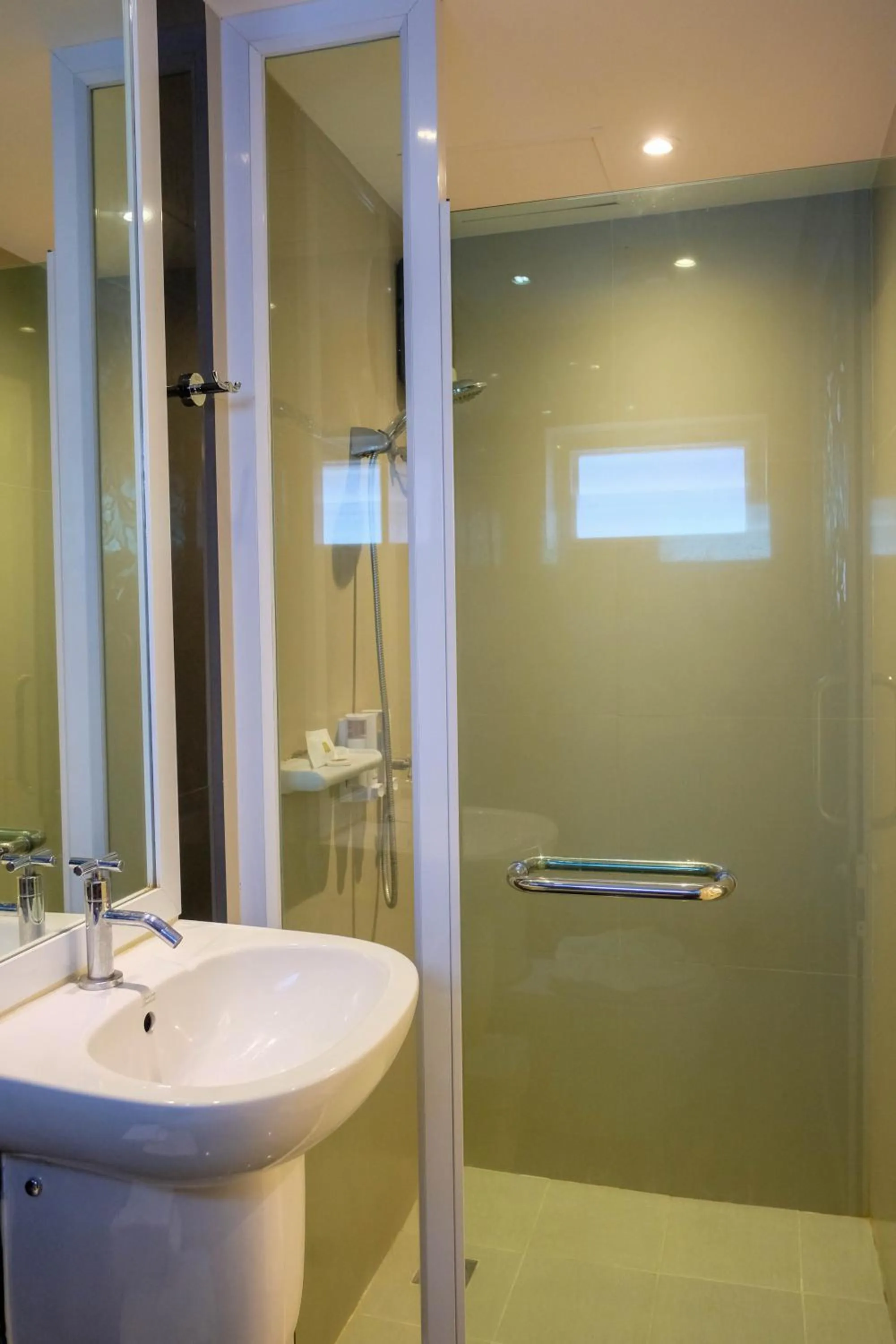 Bathroom in Baanpoon Apartment