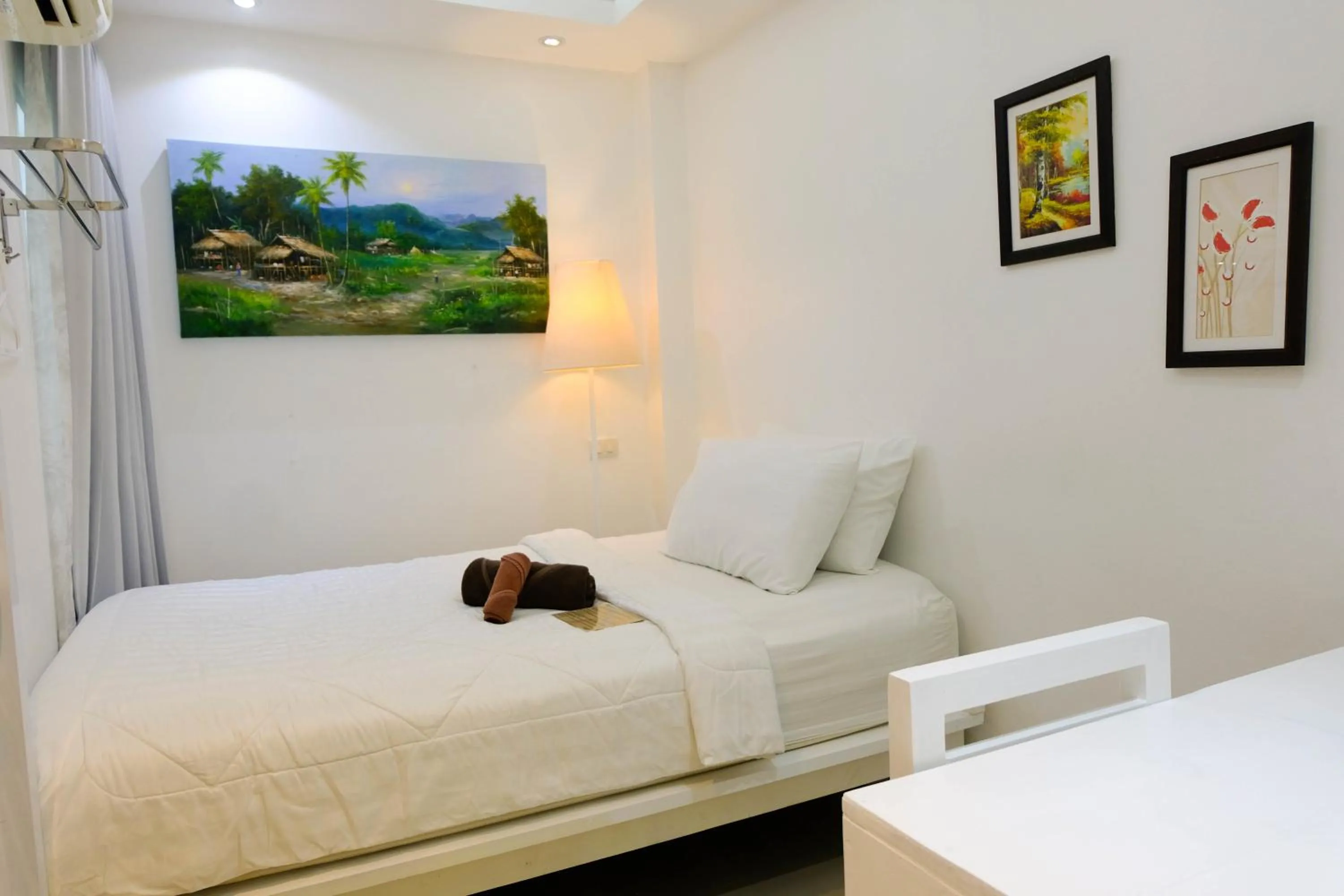 Bed in Baanpoon Apartment