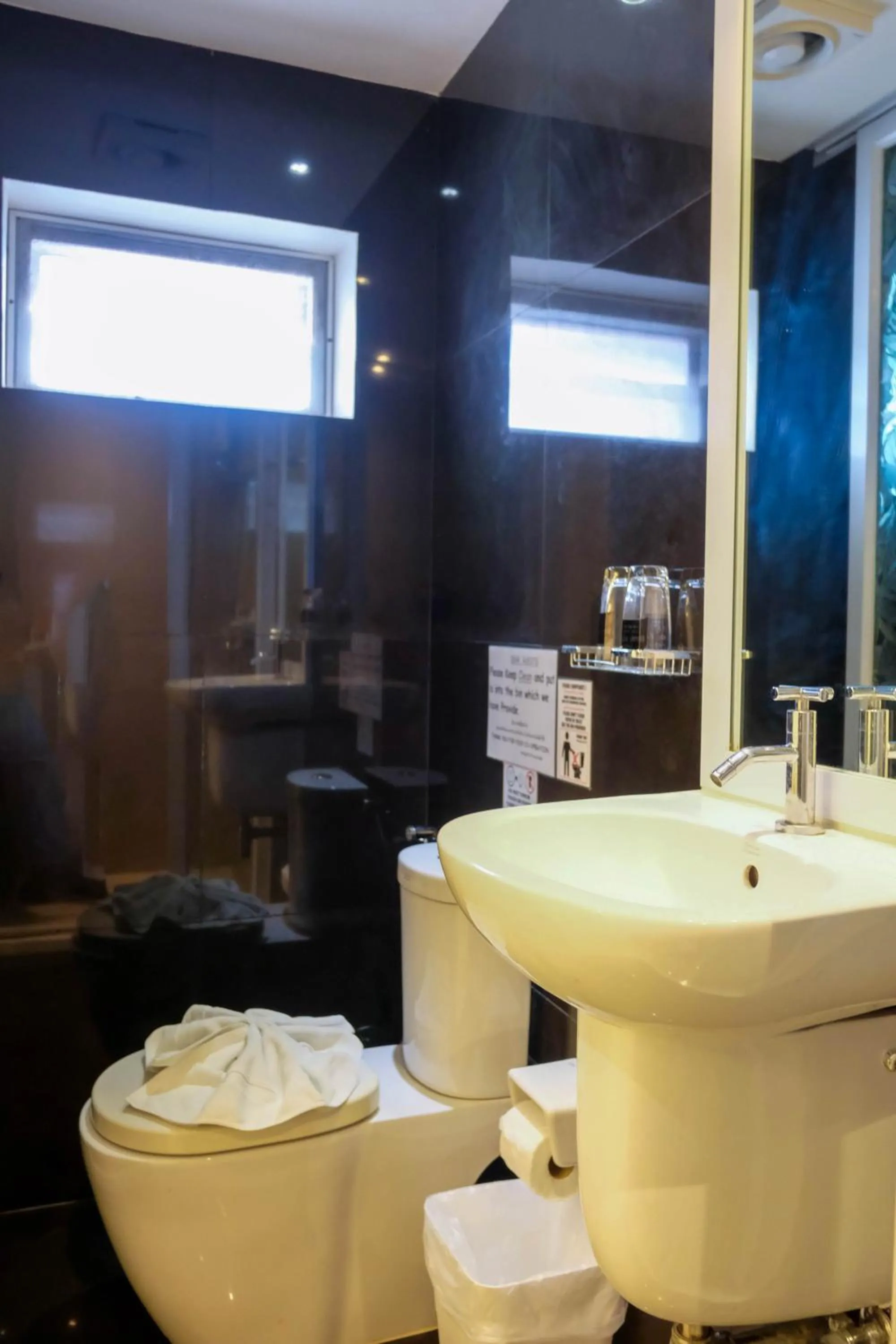 Bathroom in Baanpoon Apartment