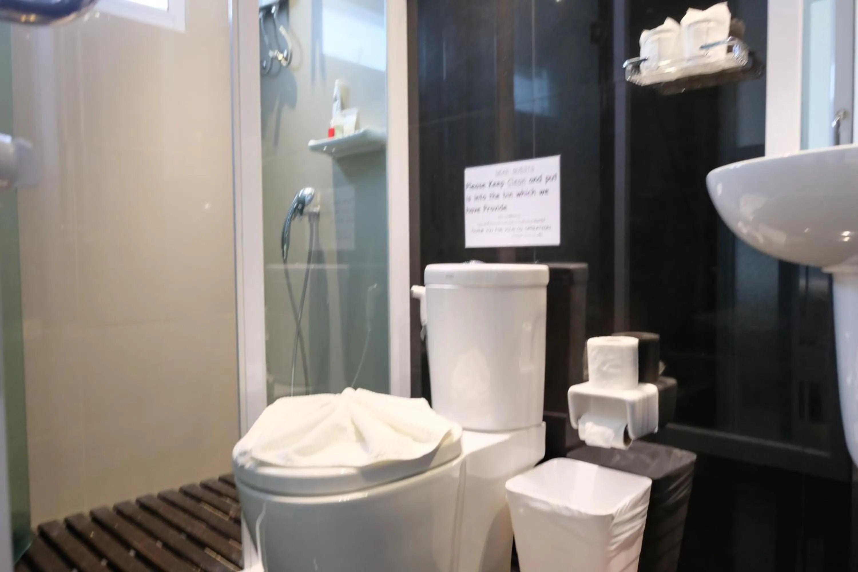 Bathroom in Baanpoon Apartment