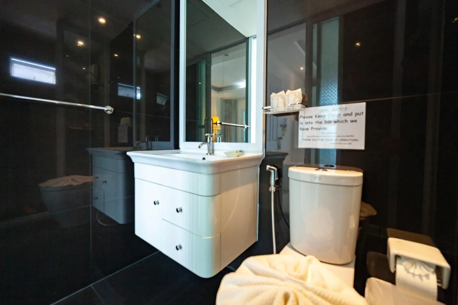 Bathroom in Baanpoon Apartment