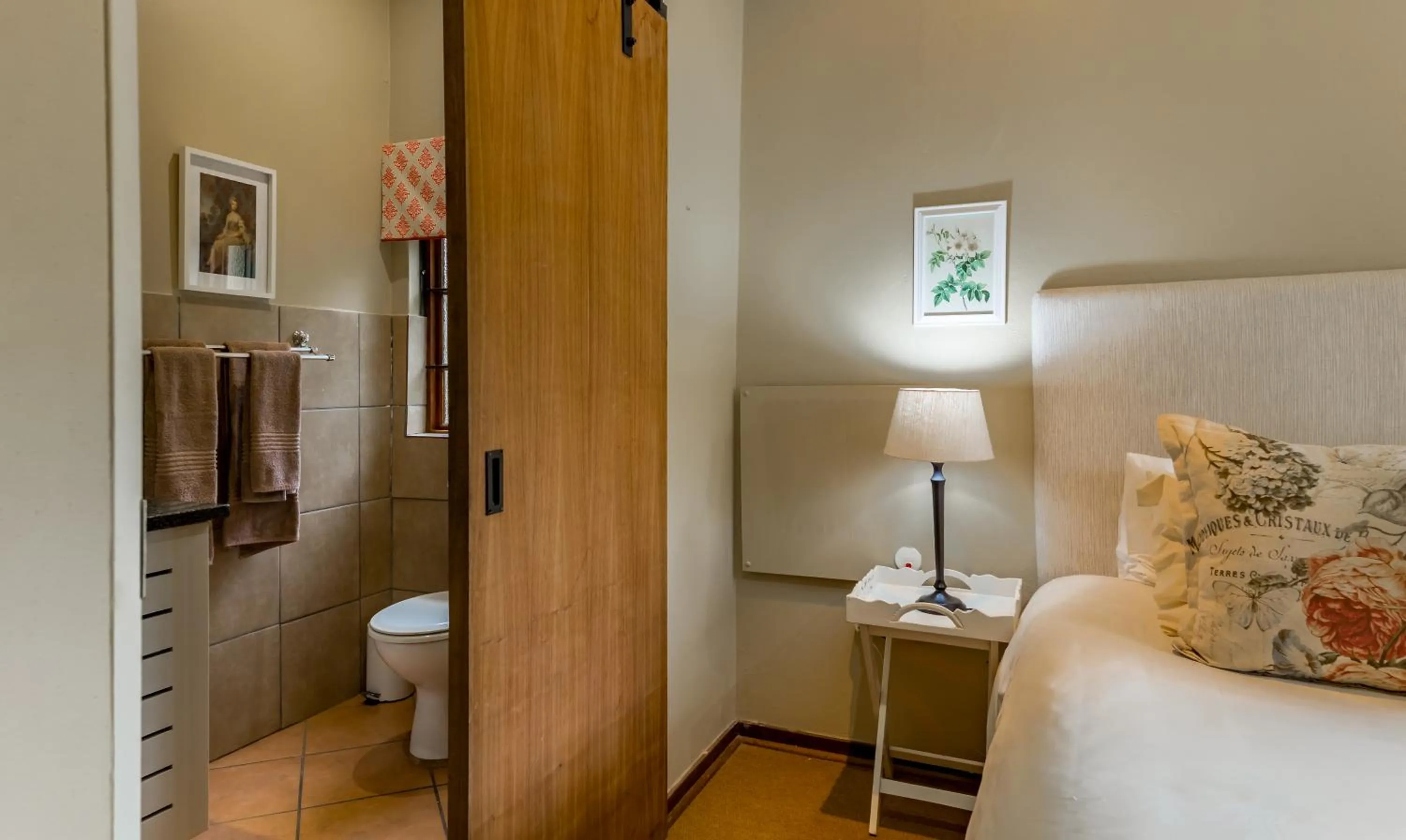 Shower, Bed in The Rose Cottage B&B