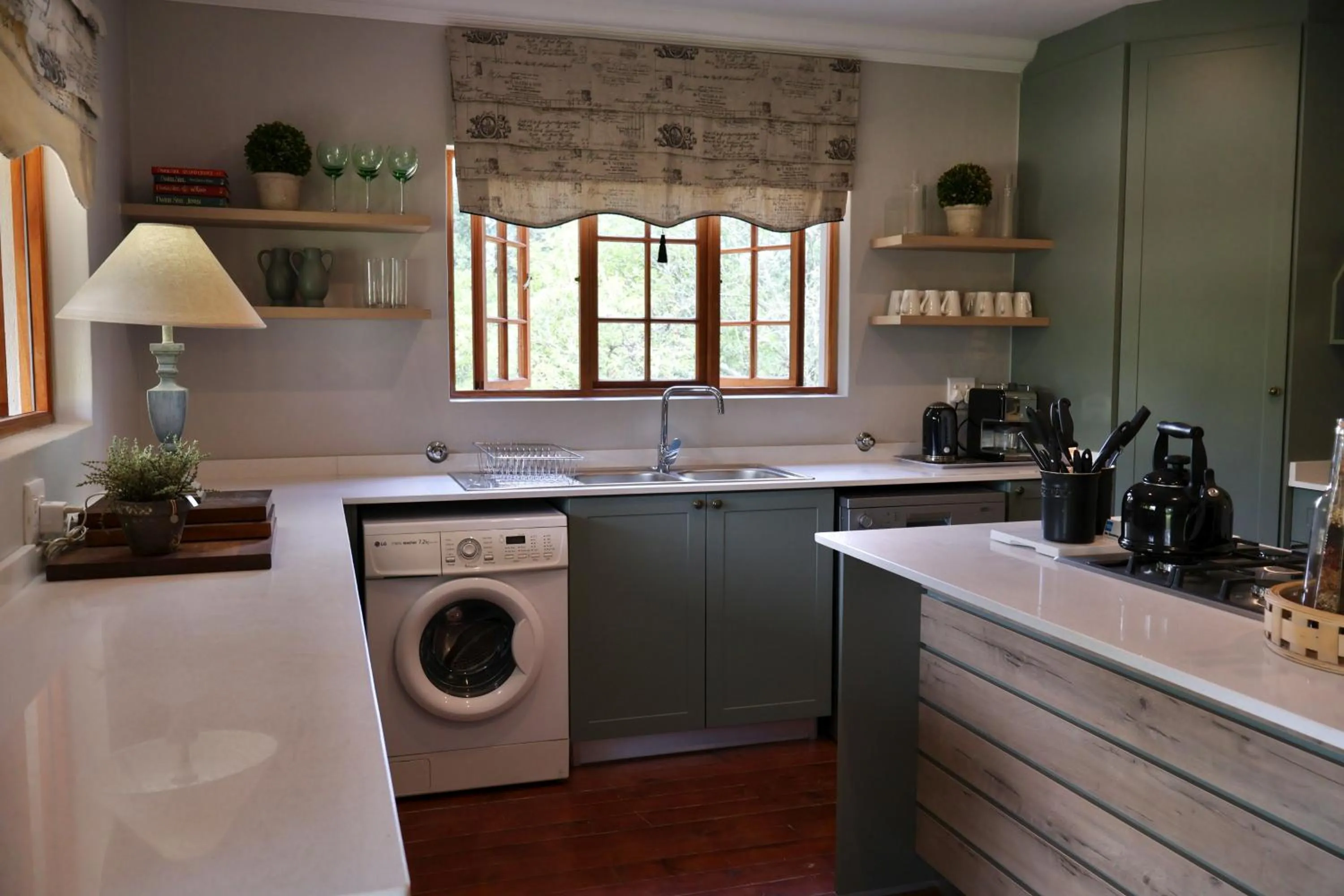 Kitchen or kitchenette in The Rose Cottage B&B