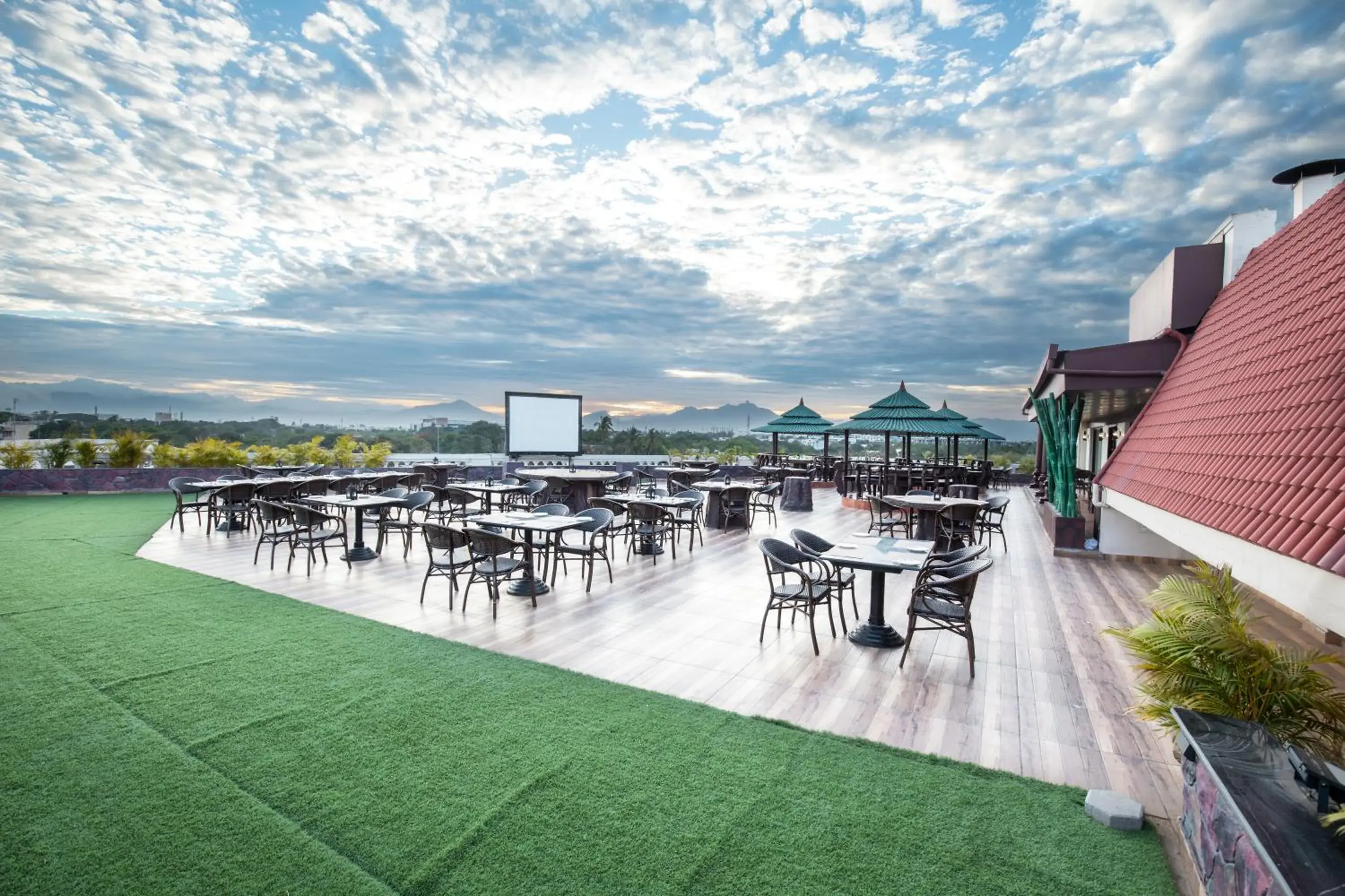 Restaurant/places to eat in Jenneys Residency Restaurant/places to eat in Jenneys Residency