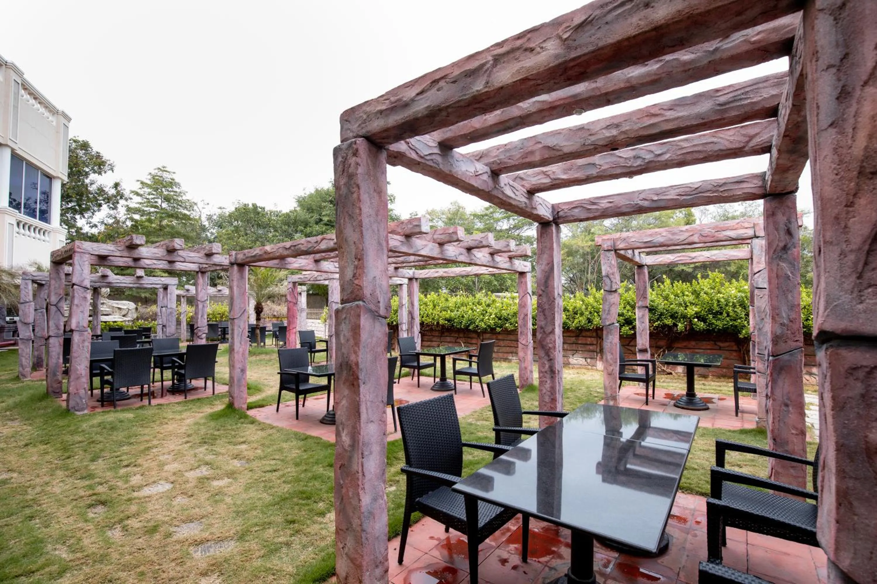 Restaurant/places to eat in Jenneys Residency