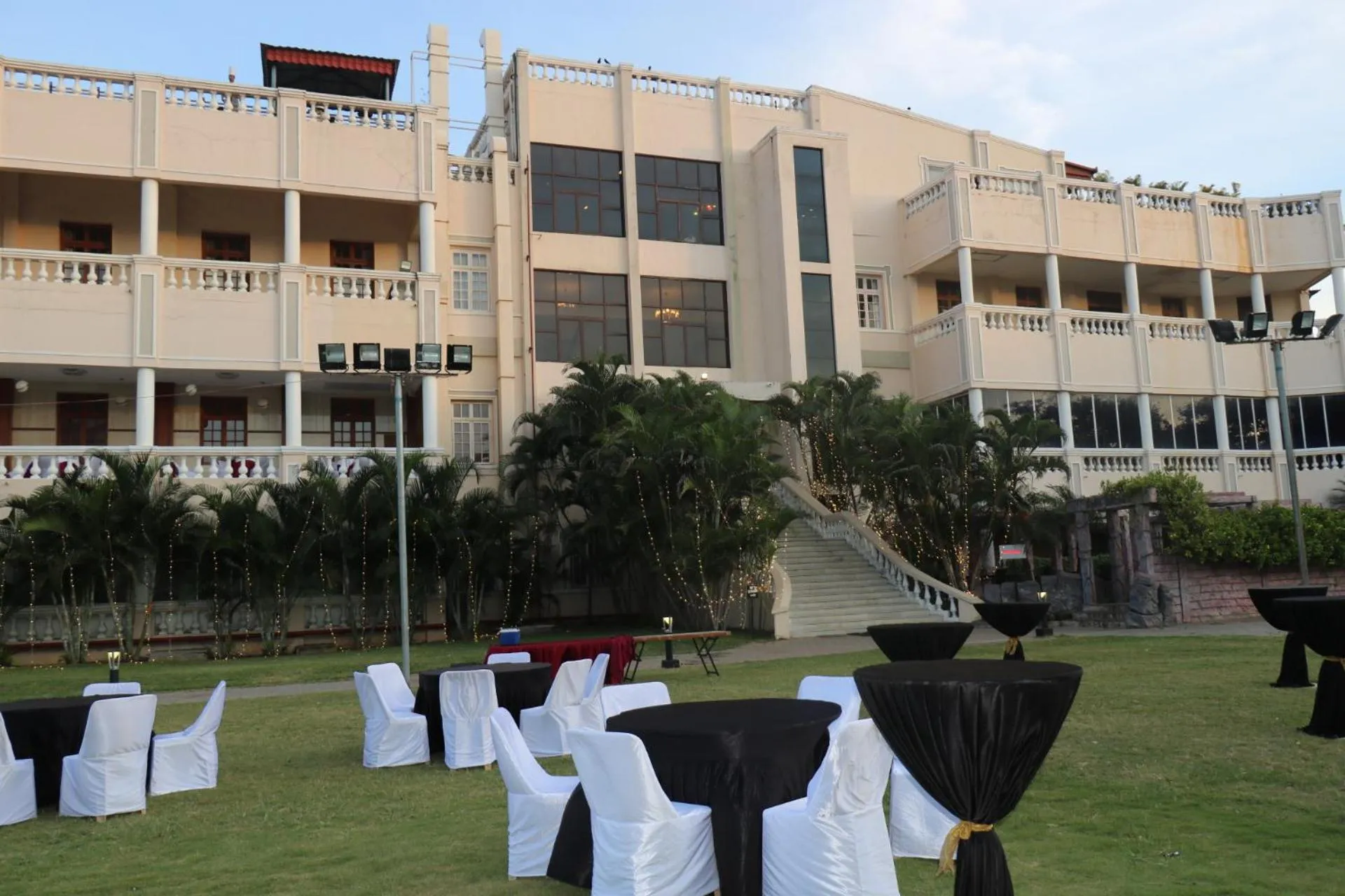 Evening entertainment in Jenneys Residency