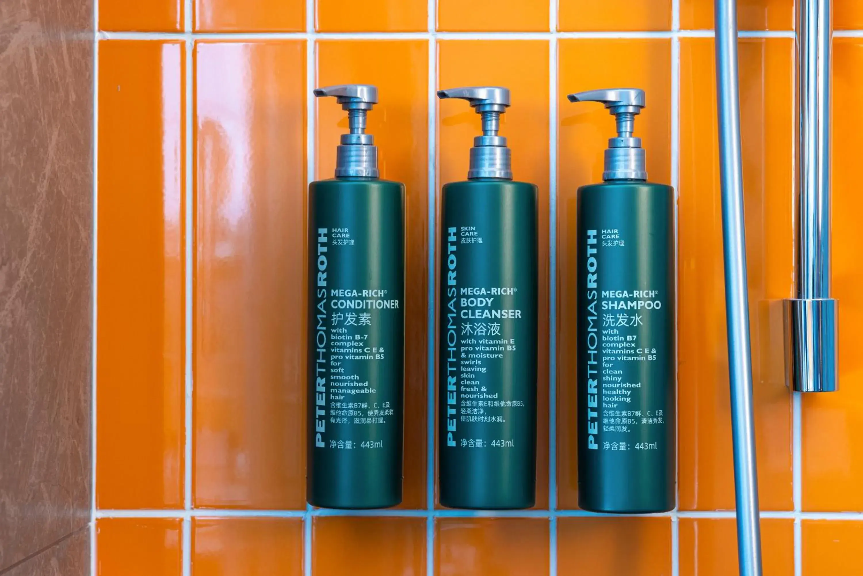 Bathroom in Home2 Suites by Hilton Guiyang Guanshanhu Bathroom in Home2 Suites by Hilton Guiyang Guanshanhu