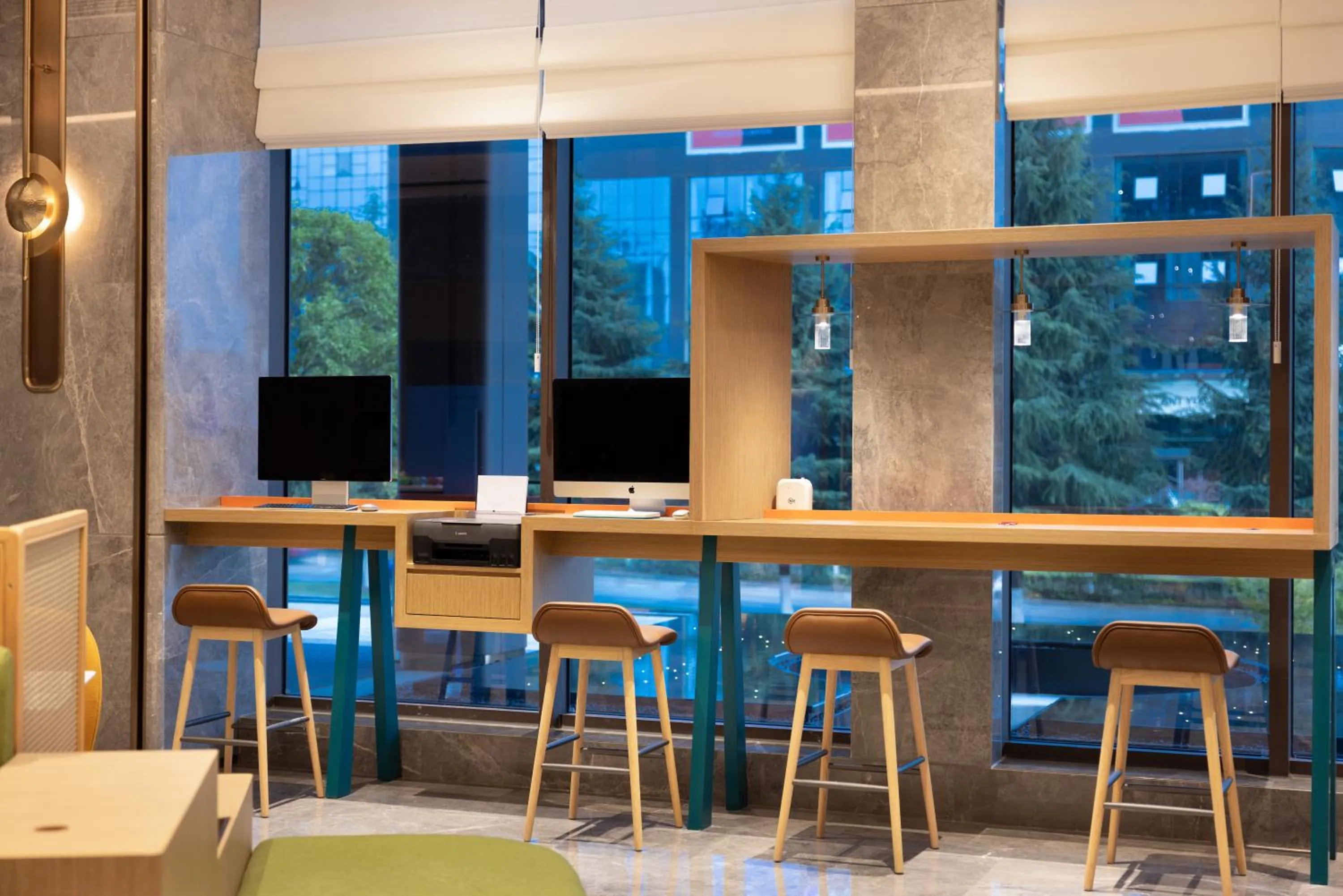 On-site shops in Home2 Suites by Hilton Guiyang Guanshanhu