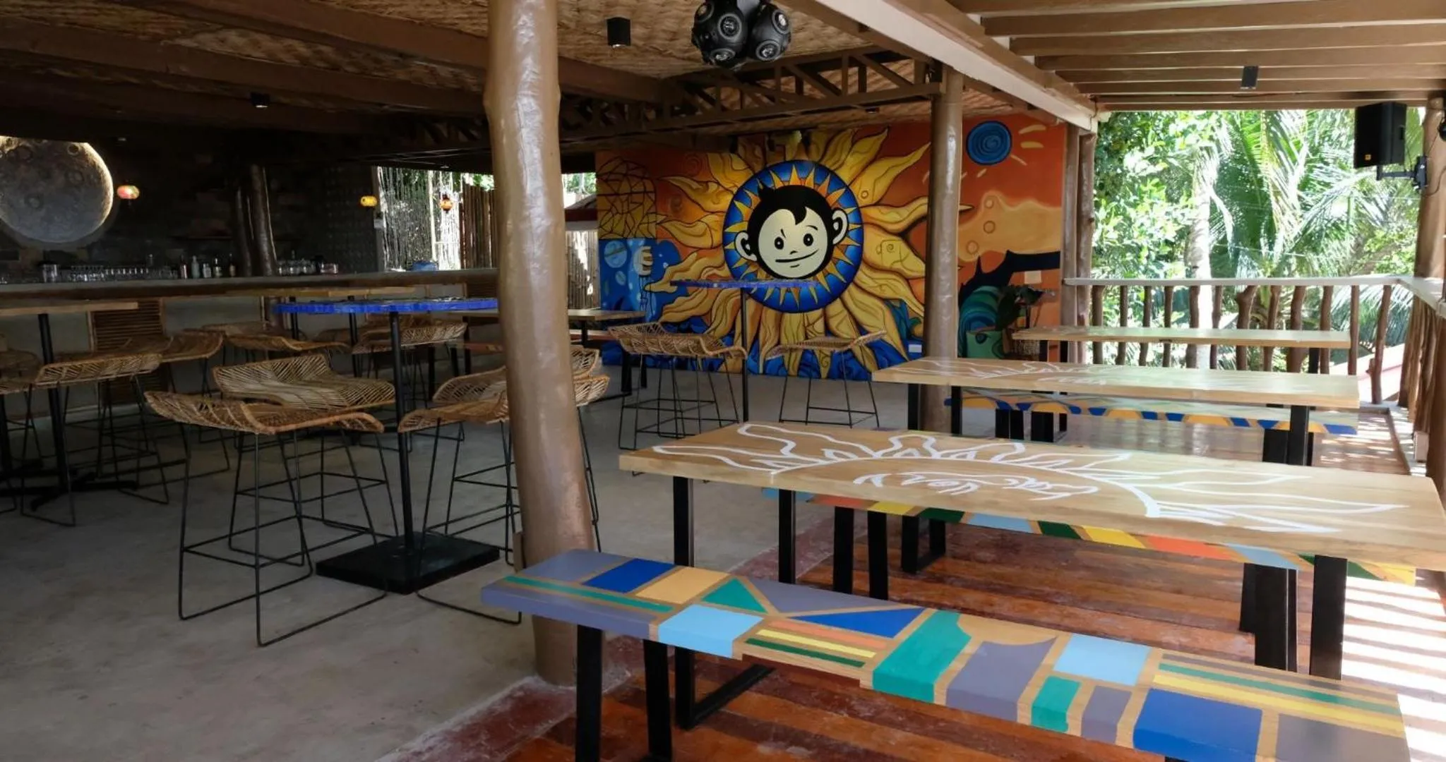 Restaurant/places to eat in Mad Monkey Siquijor