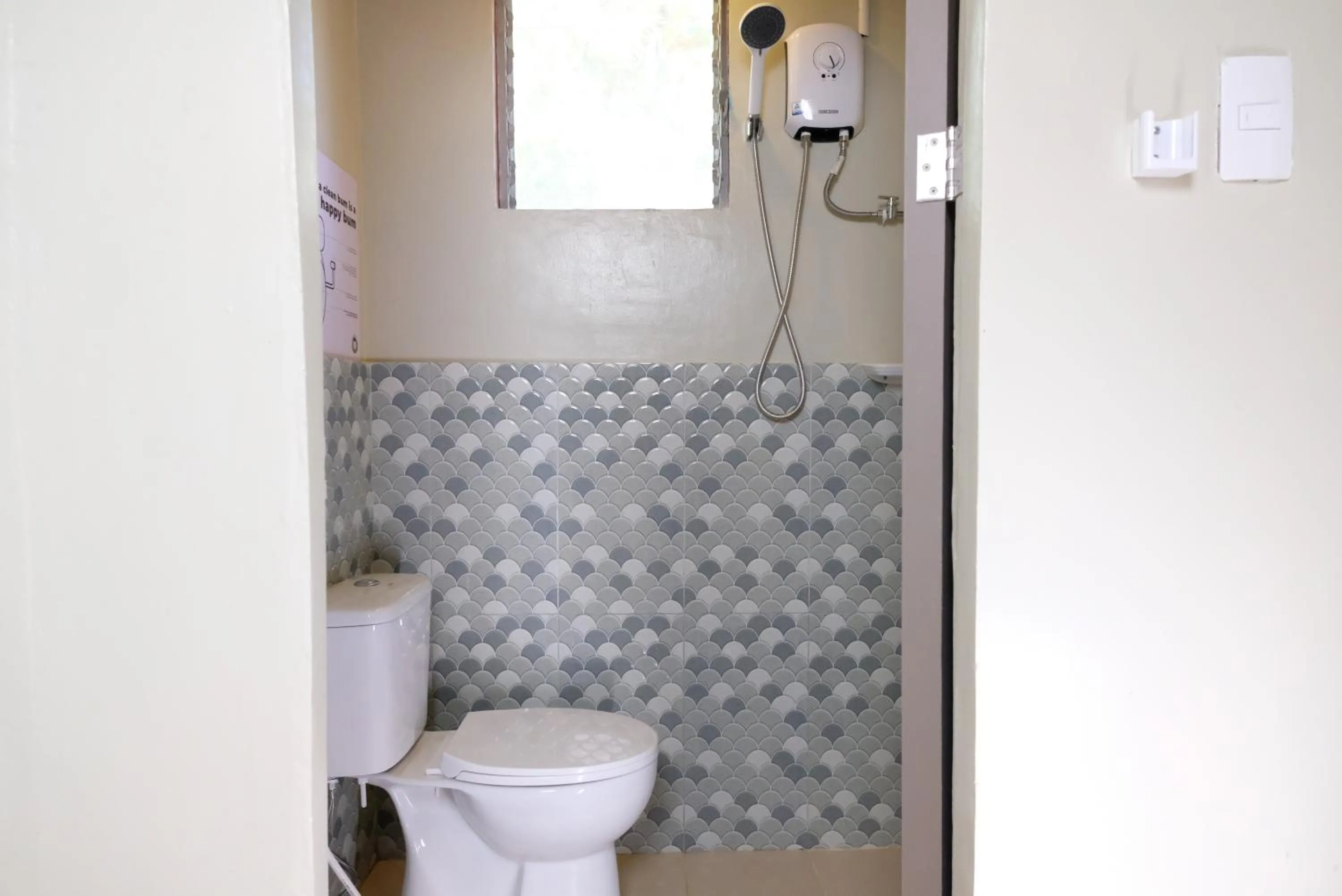 Toilet in Mad Monkey Siquijor