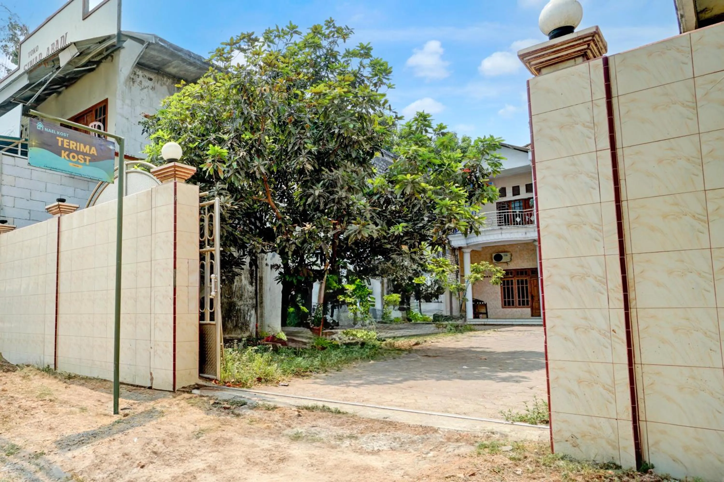 Facade/entrance in OYO Life 93083 Nova Jaya 3 Homestay Syariah