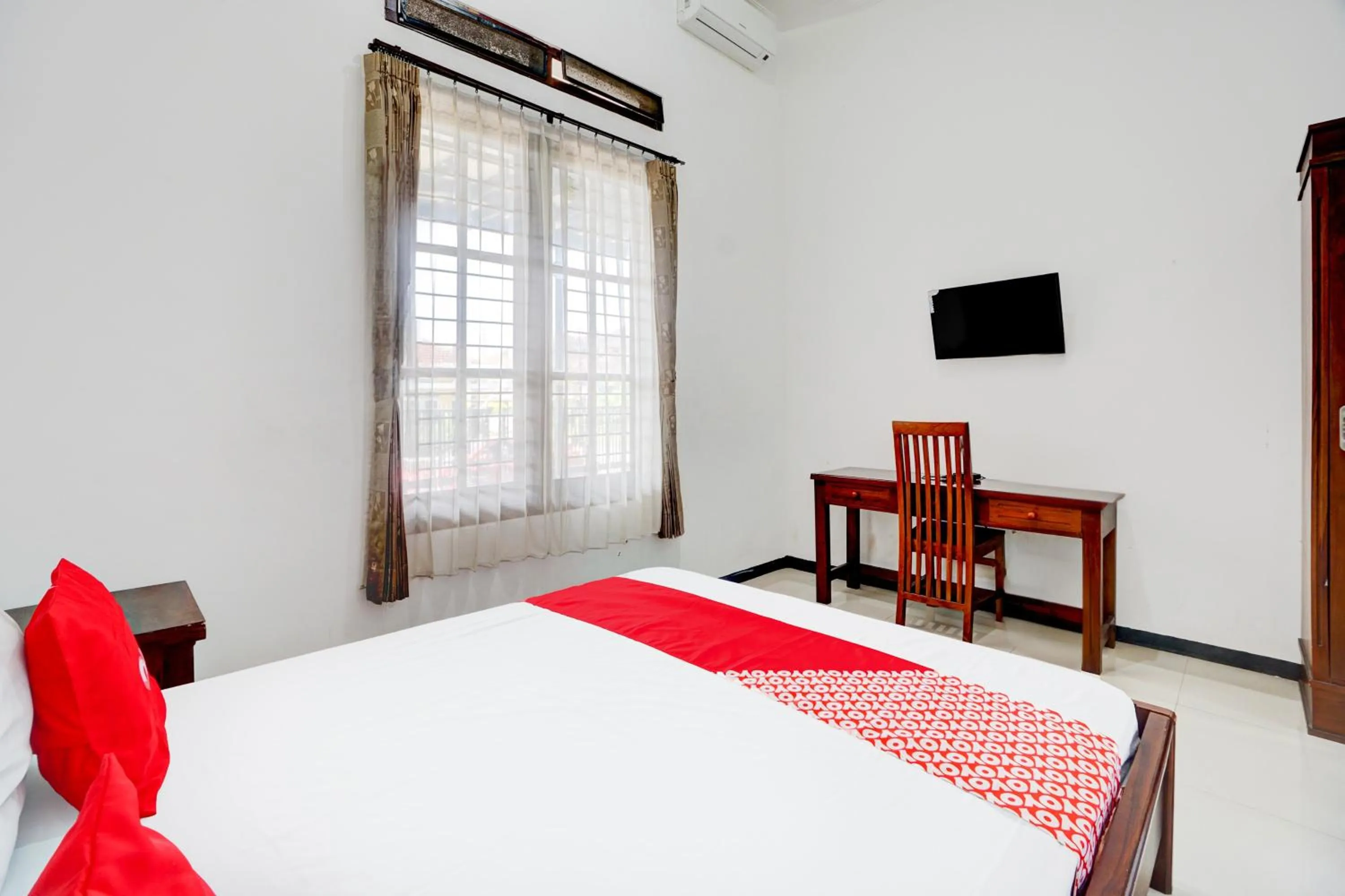 Bedroom, Bed in OYO Life 93083 Nova Jaya 3 Homestay Syariah