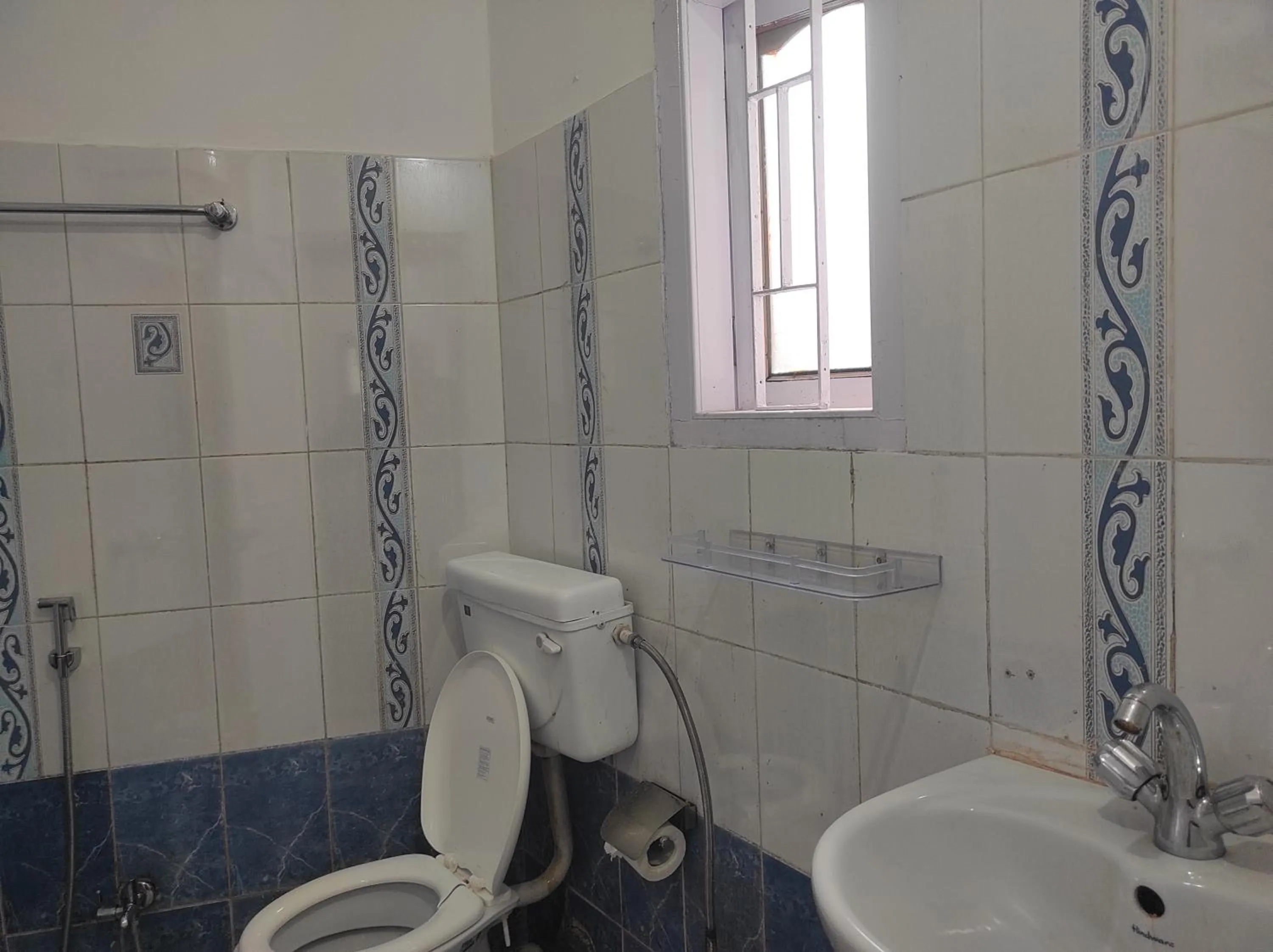 Shower in Hotel Tawang Regency