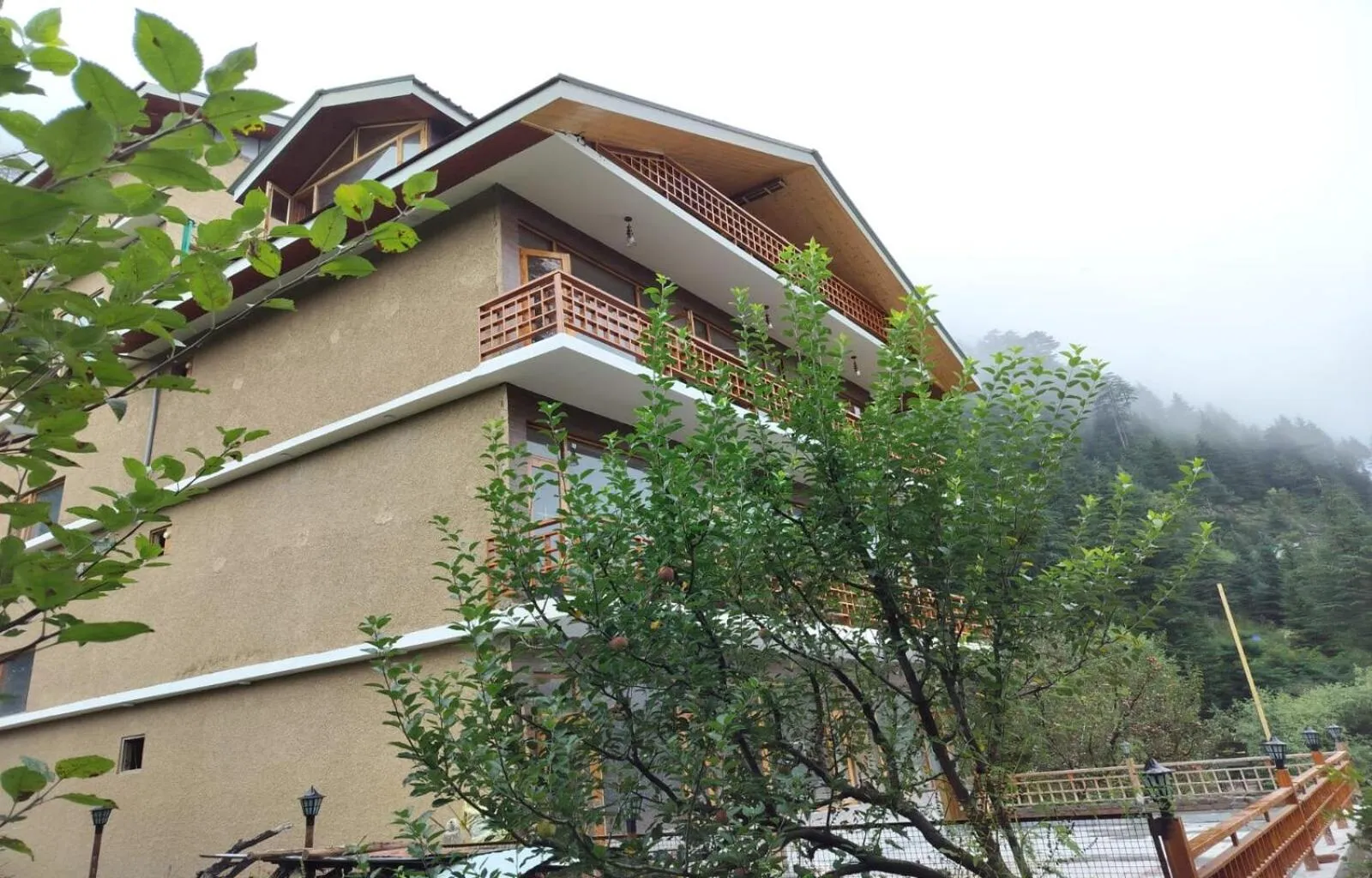 Property building in OLD MANALI RETREAT