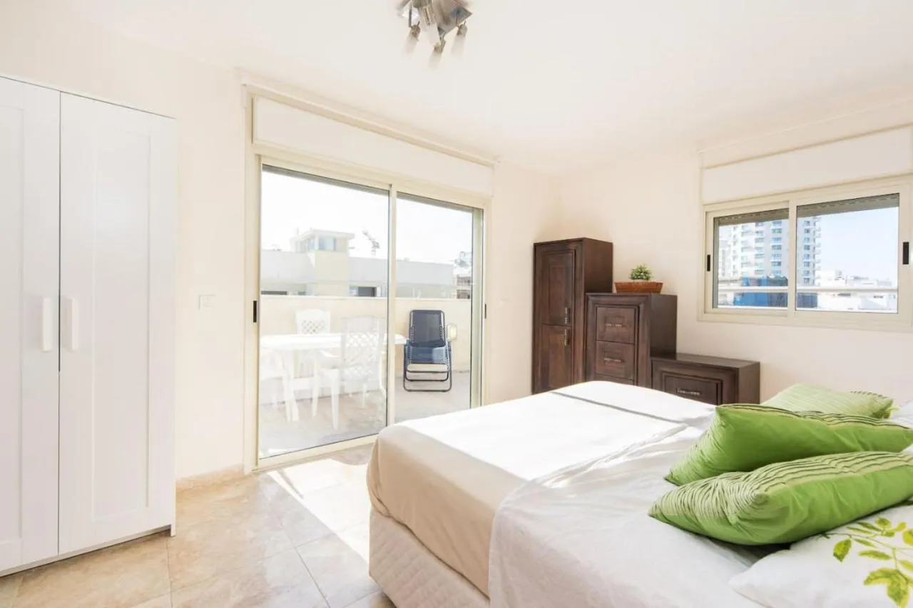 Other, Bed in Spacious Duplex with Terrace 3-min From the Beach