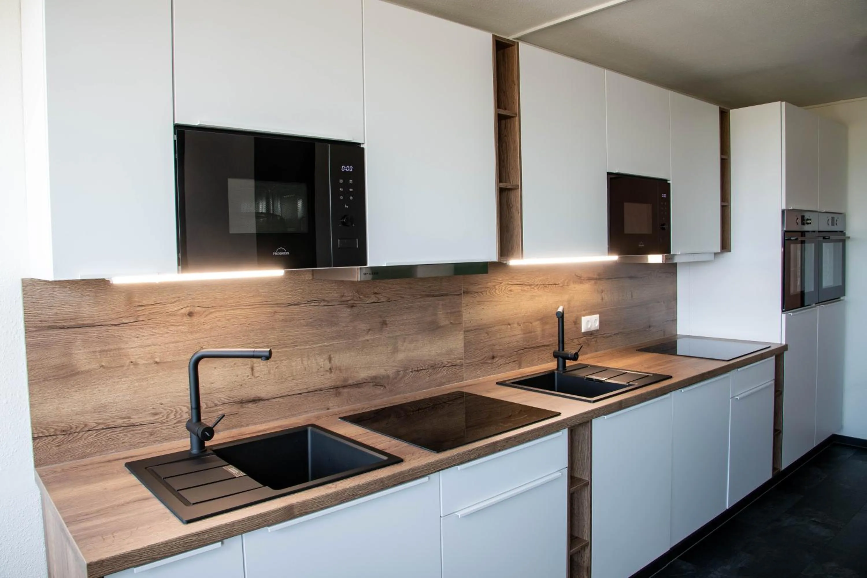 Communal kitchen in Best Western Conference Airporthotel Frankfurt Mörfelden