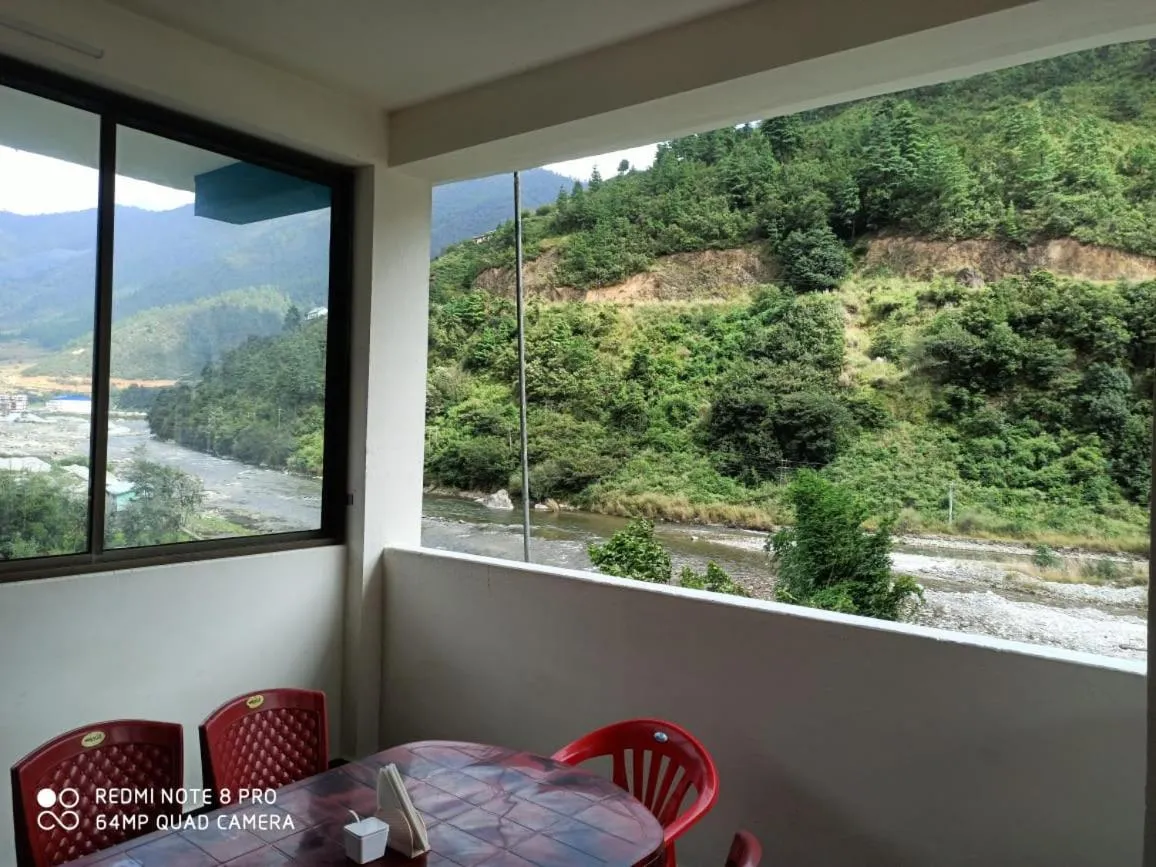 Restaurant/places to eat in Wangdi Residency