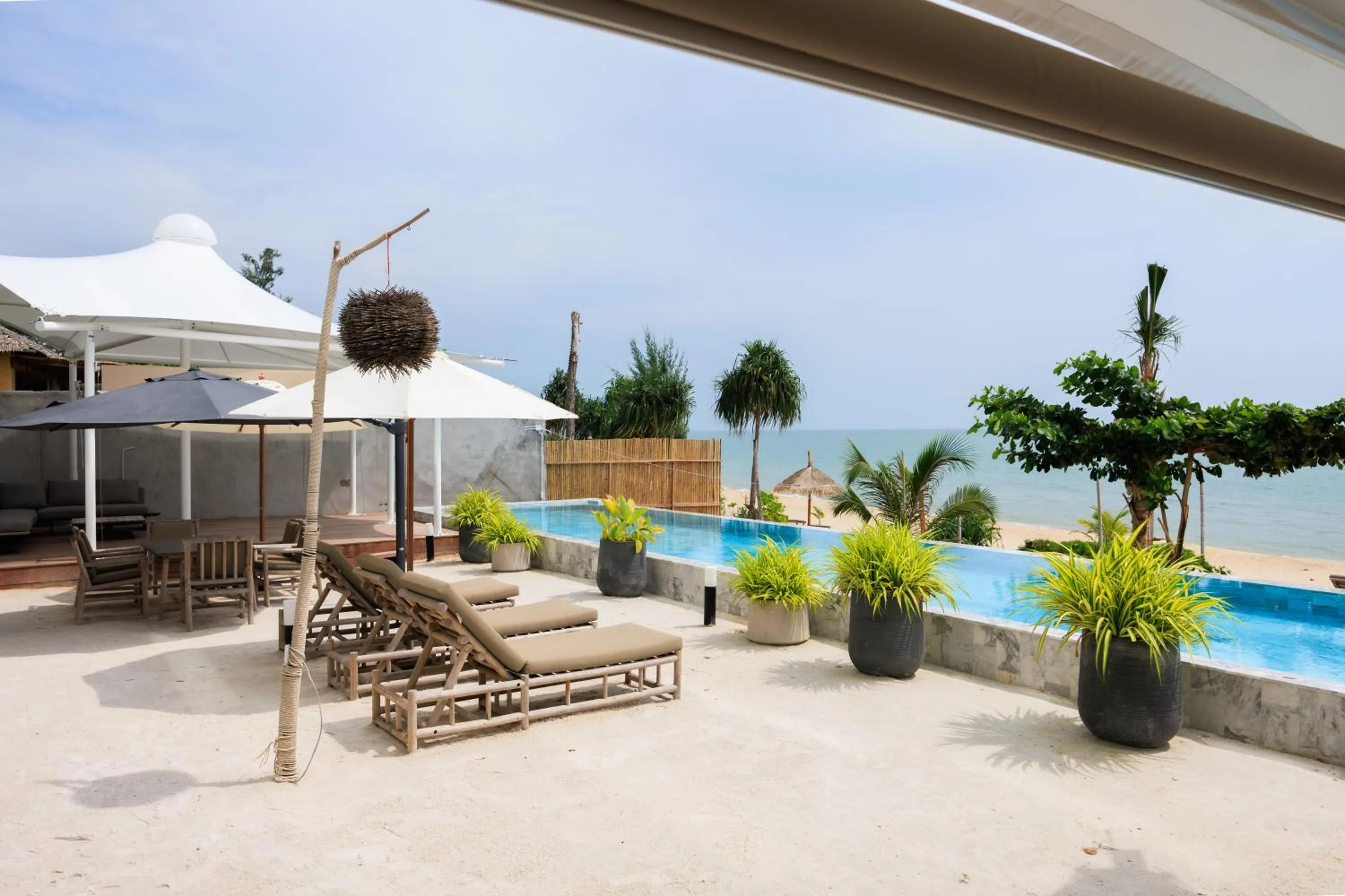 Balcony/Terrace in Elite Atoll Beachfront Hotel