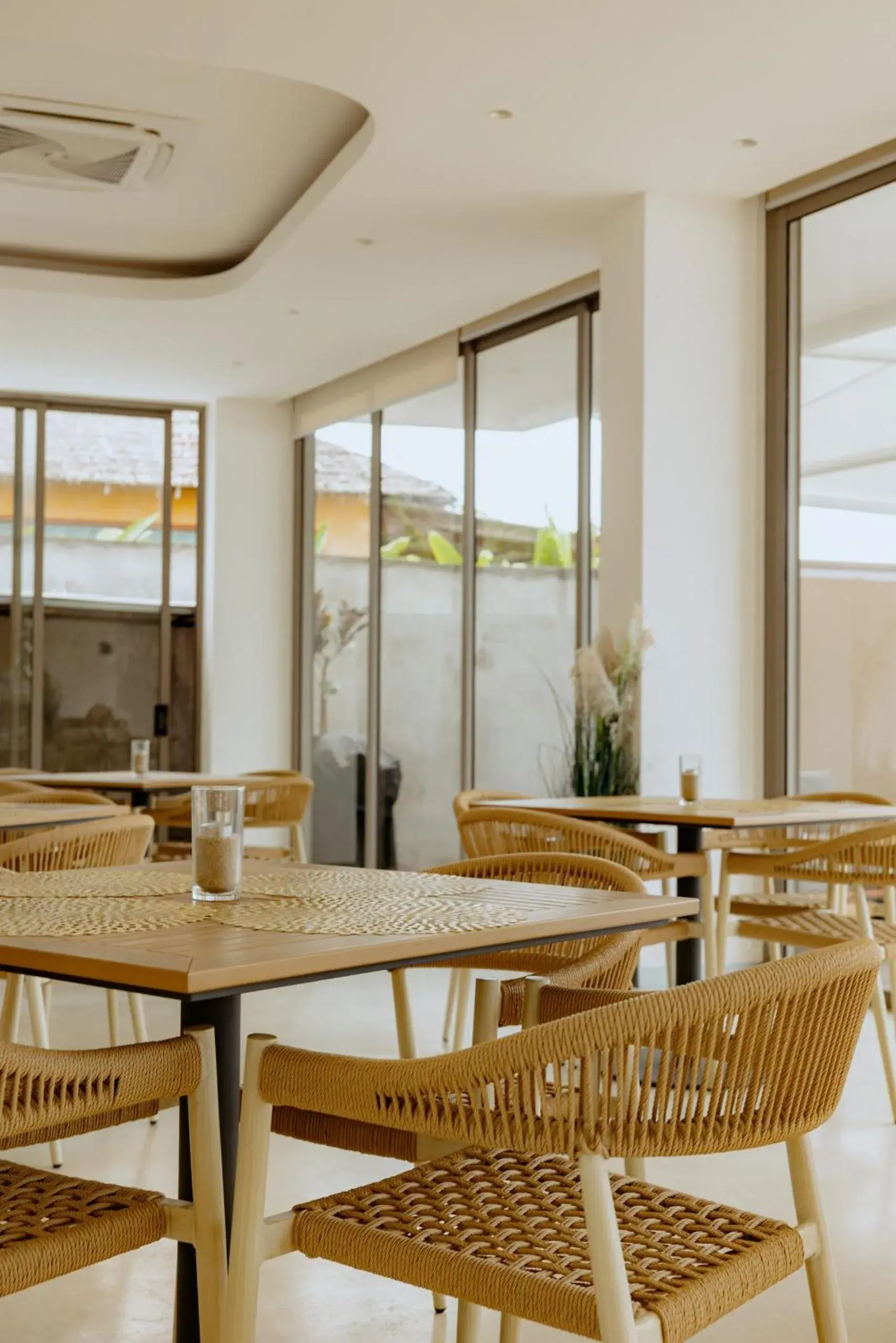 Restaurant/places to eat in Elite Atoll Beachfront Hotel Restaurant/places to eat in Elite Atoll Beachfront Hotel