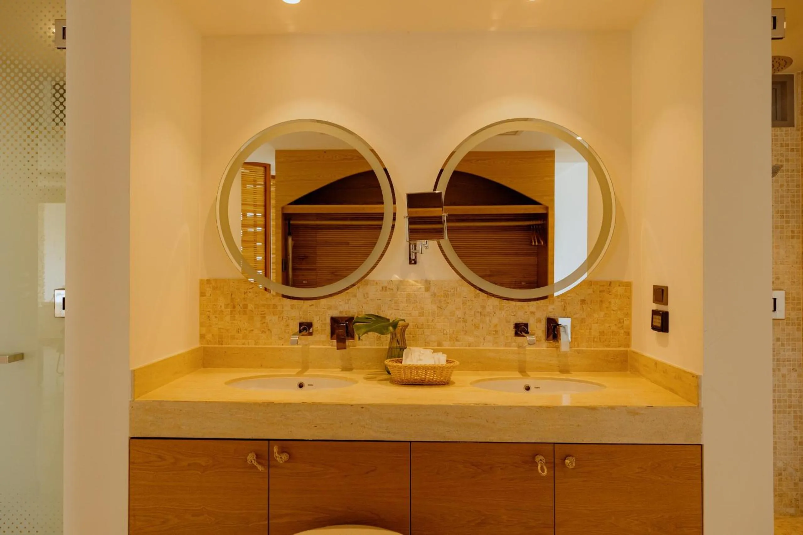 Bathroom in Elite Atoll Beachfront Hotel