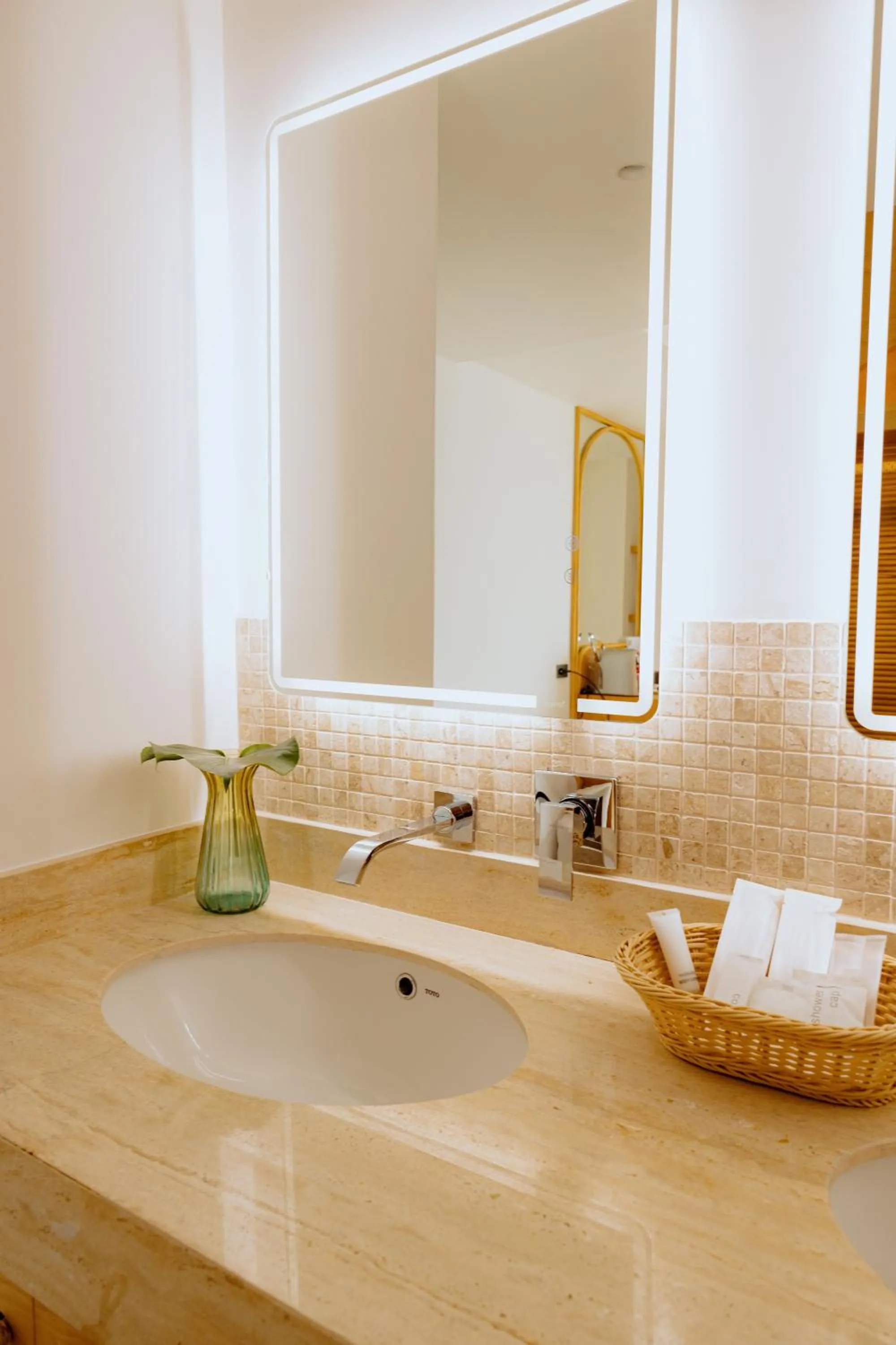 Bathroom in Elite Atoll Beachfront Hotel