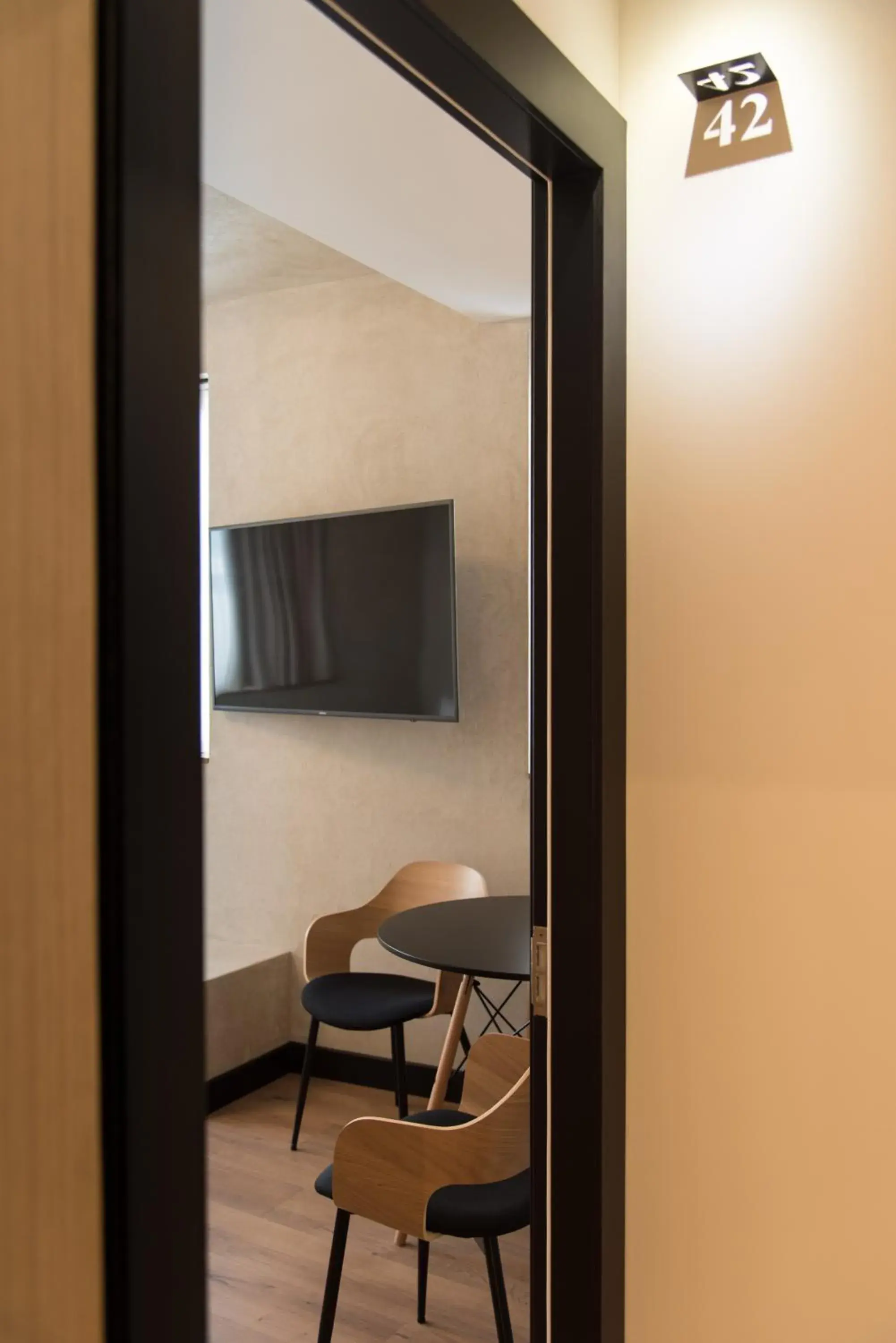 Deluxe Twin Room in AthensOwl Deluxe Twin Room in AthensOwl