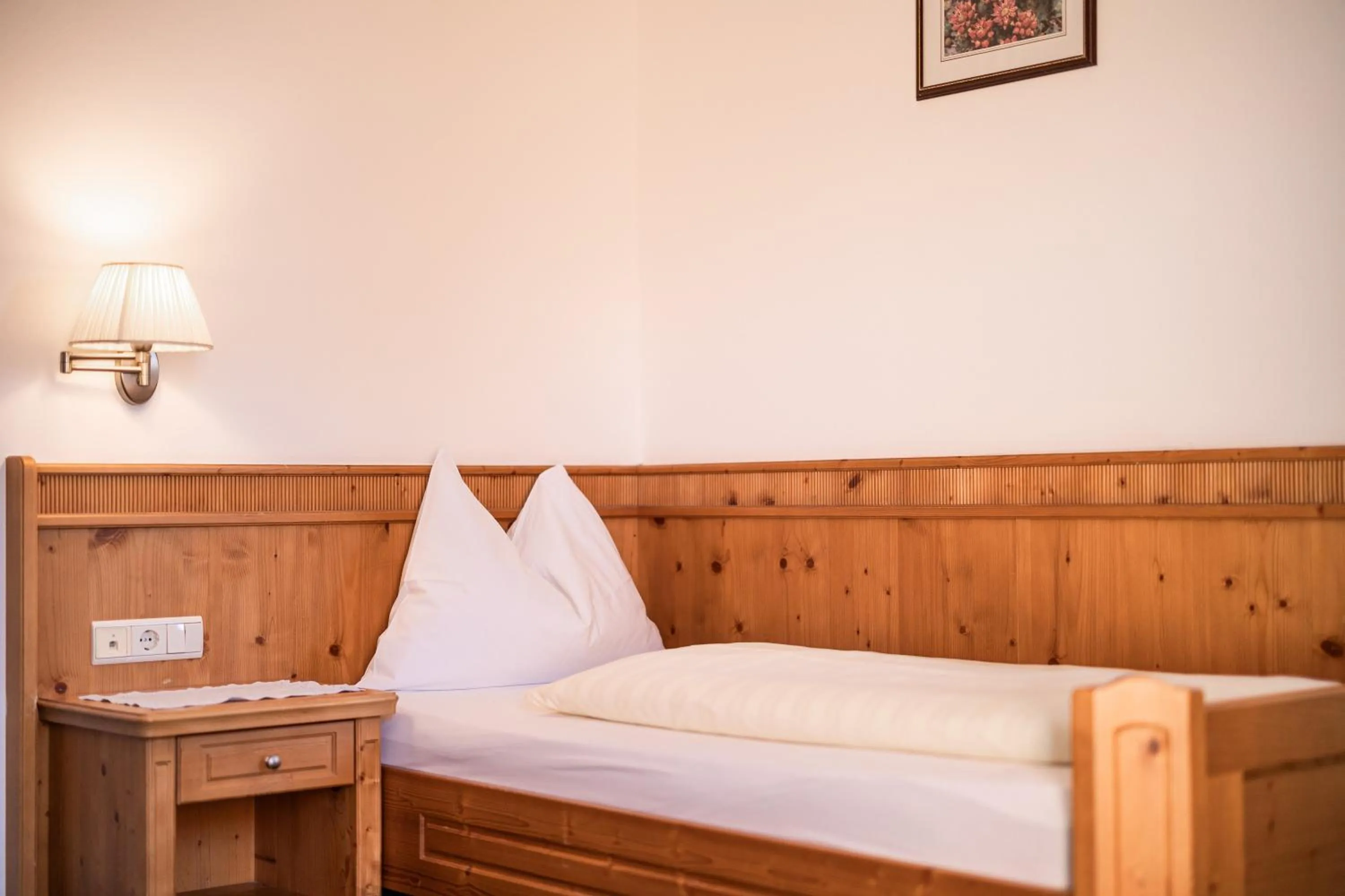 Bed in Hotel Sonnenhof