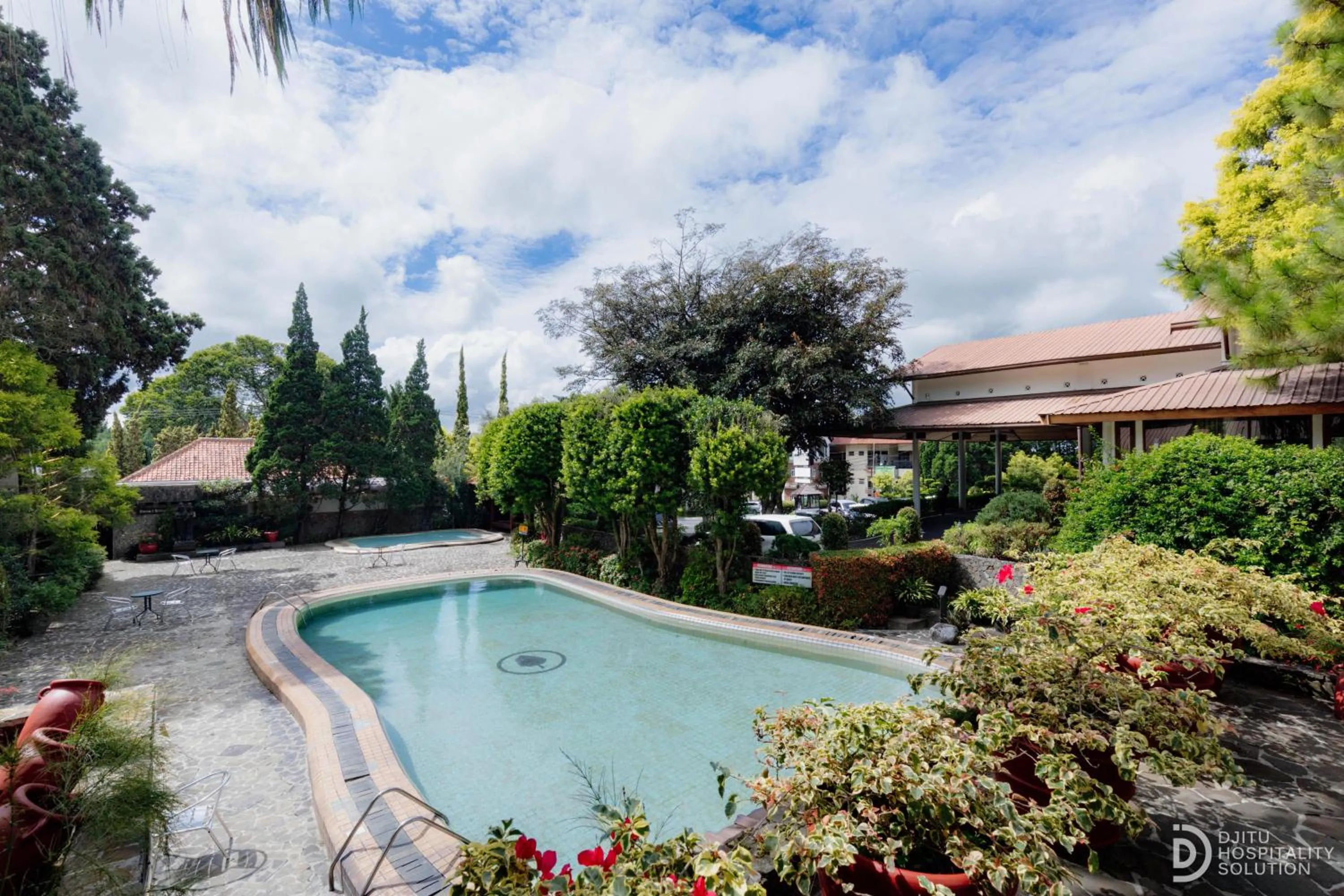 Swimming pool in Hotel Grand Panorama Lembang