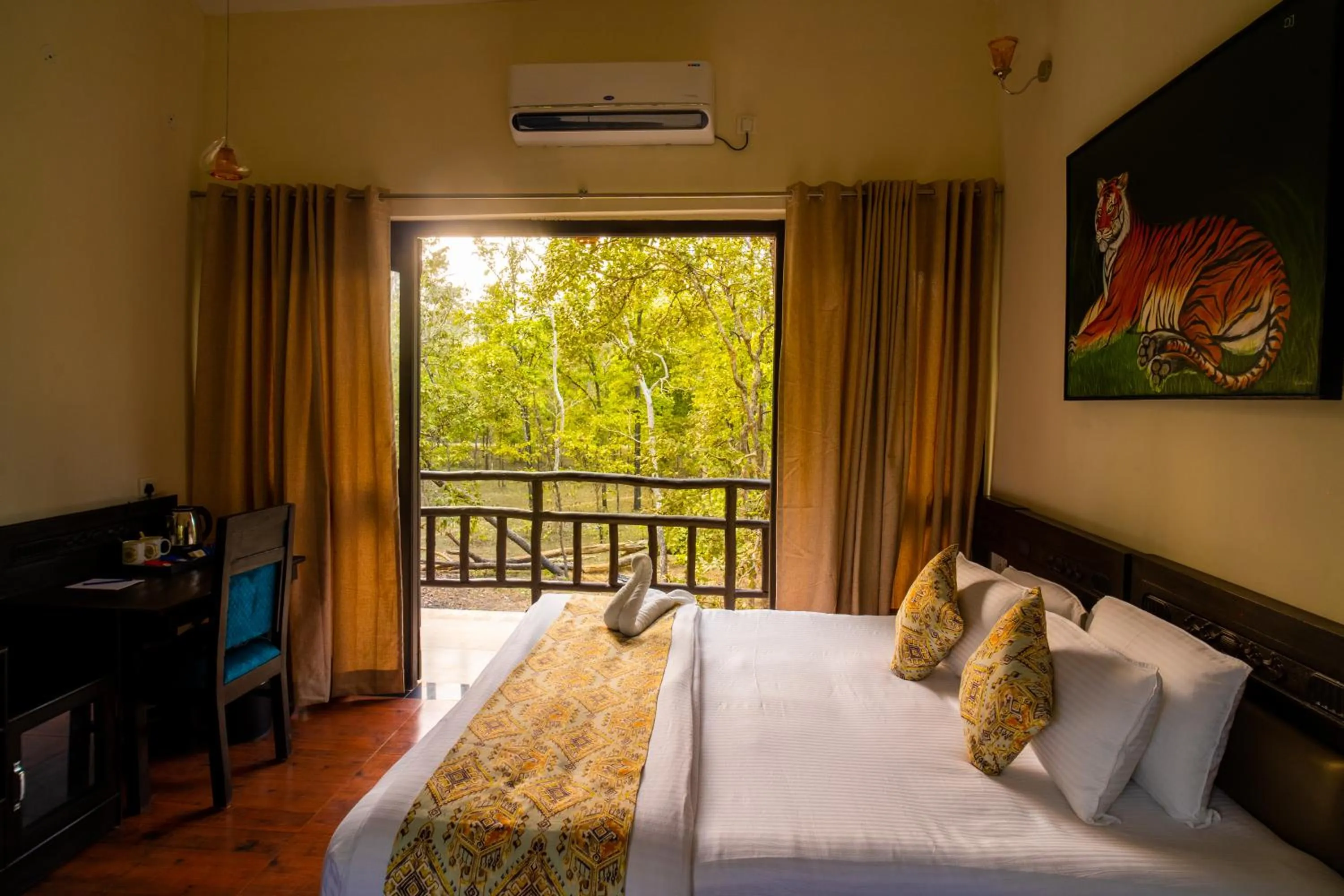 Photo of the whole room, Bed in Citrus Prime Kanha Resort and Villas