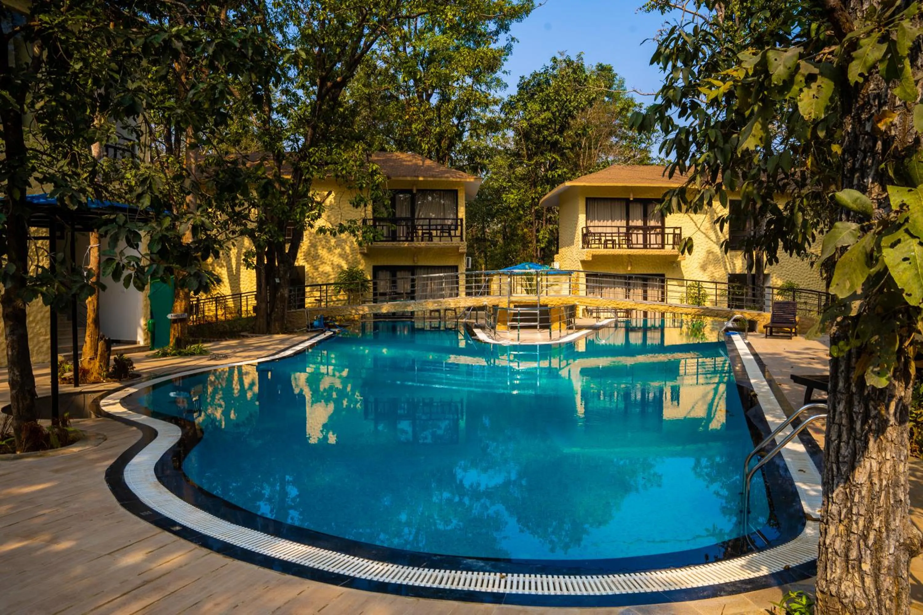 Swimming pool in Citrus Prime Kanha Resort and Villas
