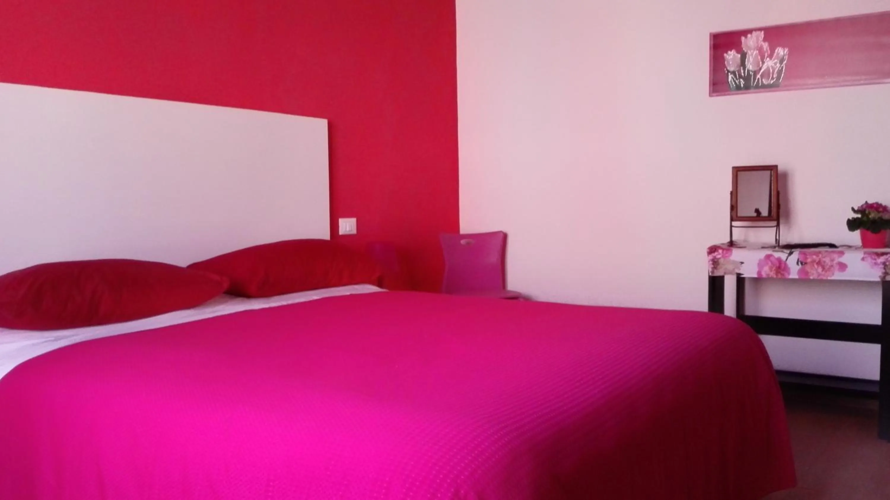Photo of the whole room, Bed in Donnaciccinatrapani