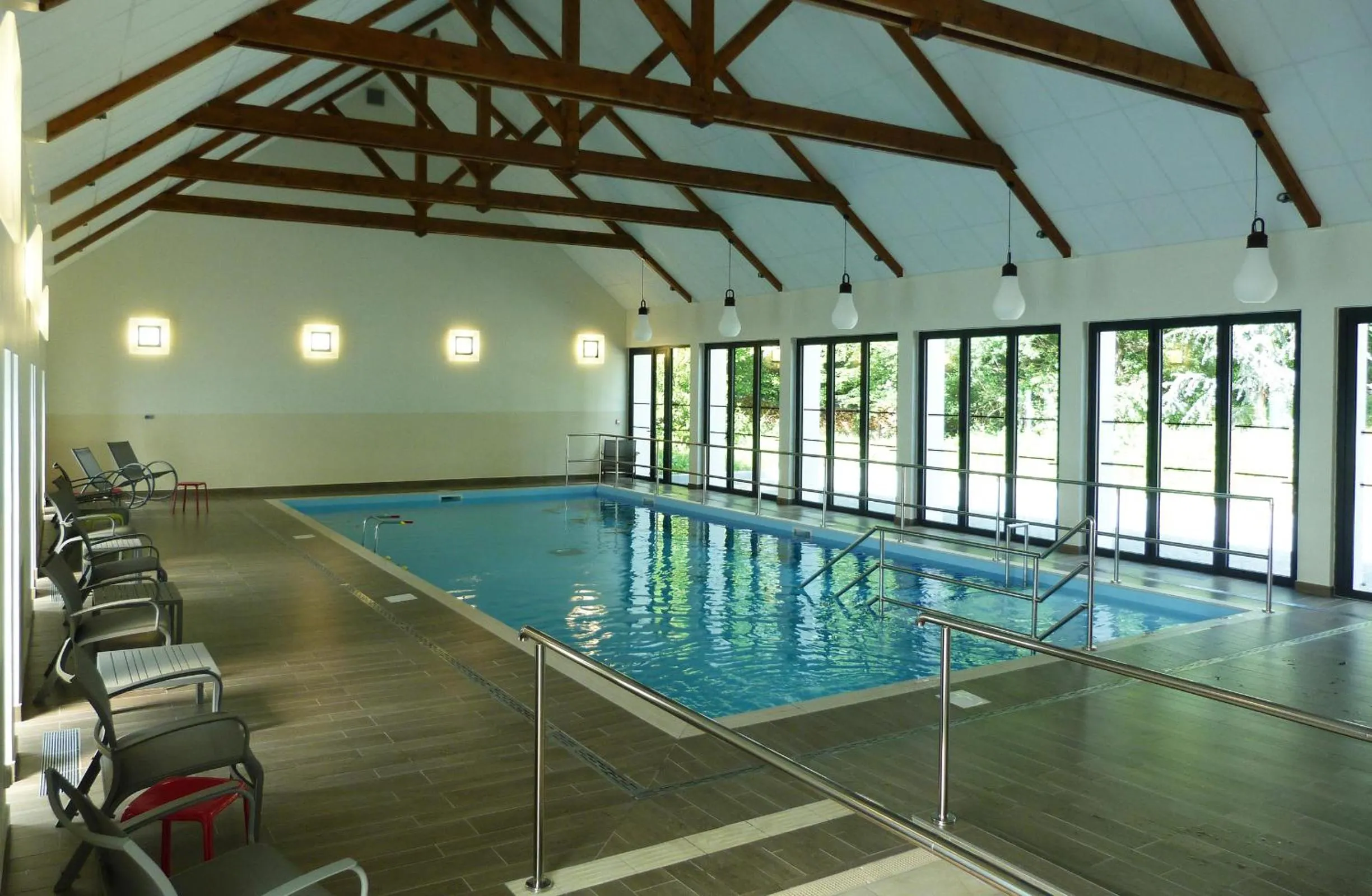 Swimming pool in Loire & Sens