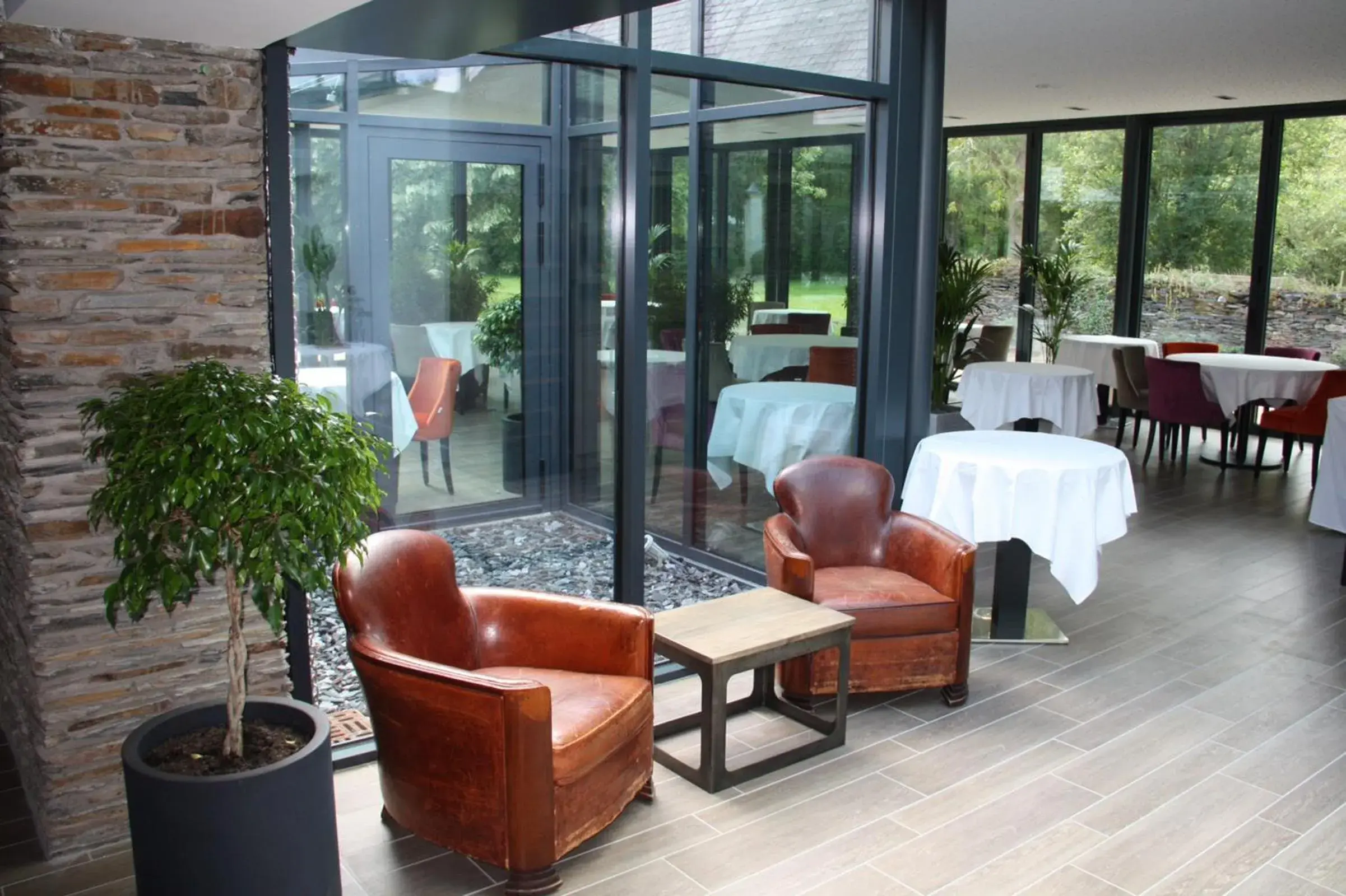 Restaurant/places to eat in Loire & Sens Restaurant/places to eat in Loire & Sens