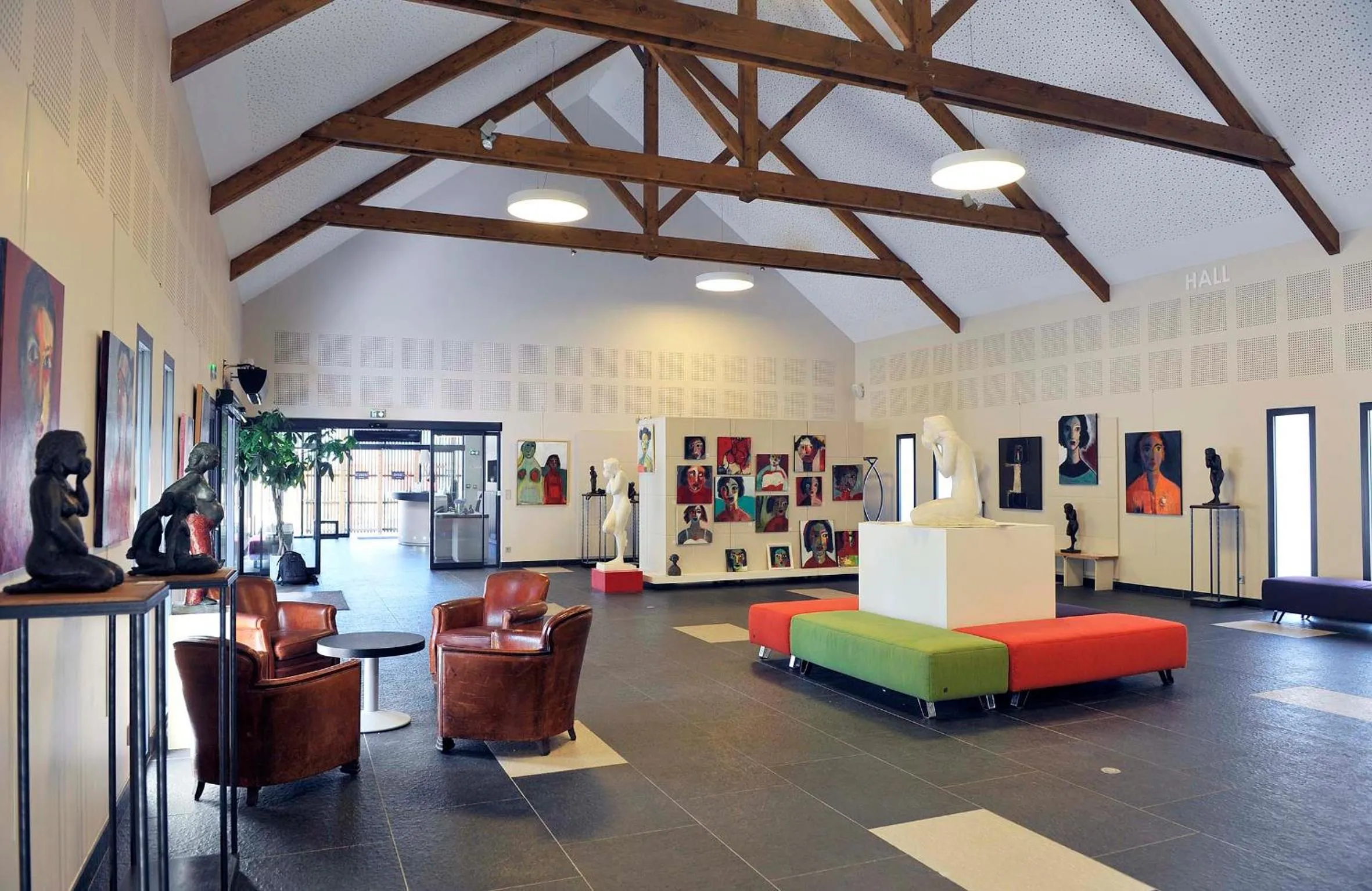 Property building in Loire & Sens